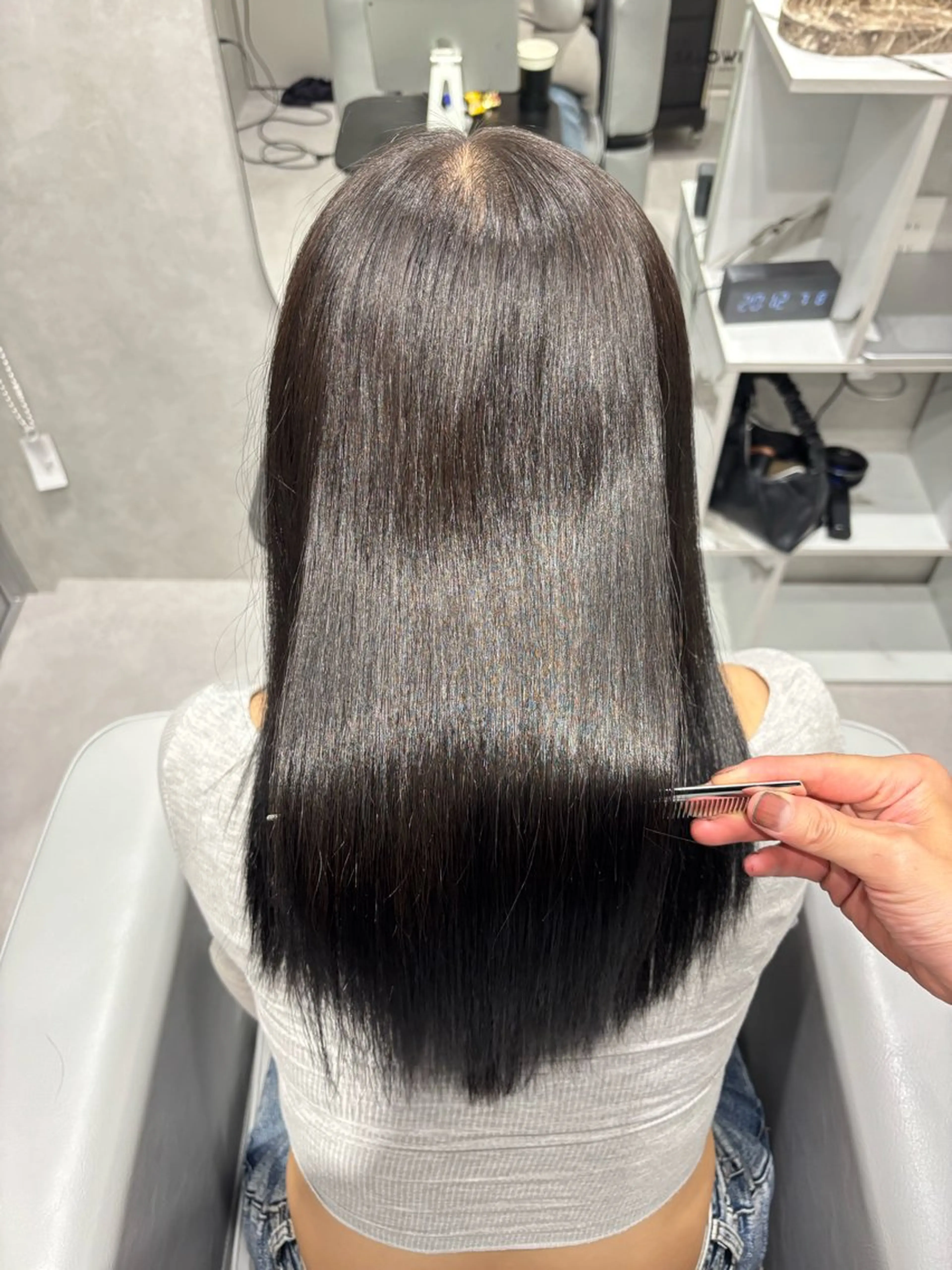 ミディアム 髪質改善 縮毛矯正 トリートメント 友人Yuto 美髪矯正（縮毛矯正）のヘアスタイル