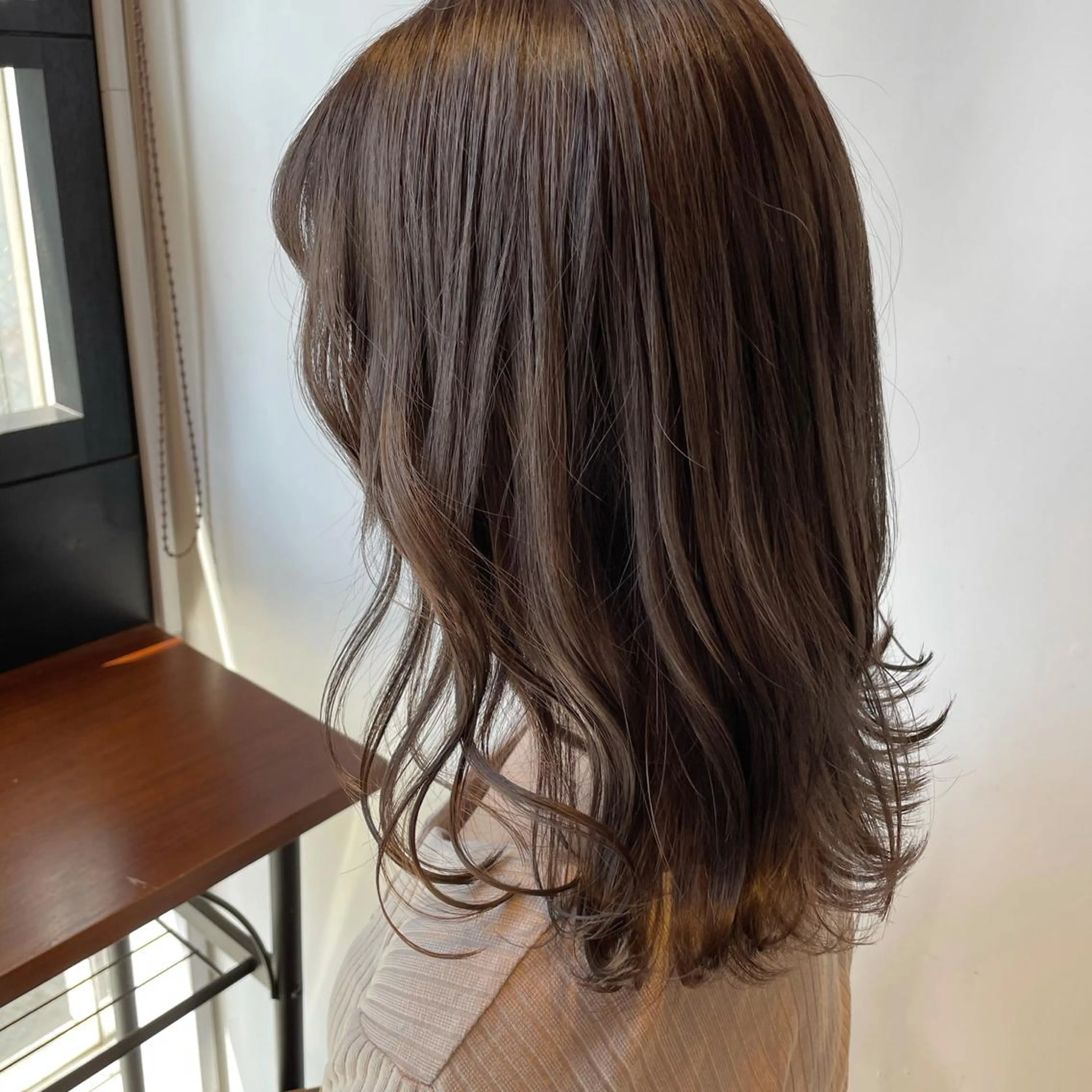 セミロング カラー アッシュ ベージュカラー カット ヘアカラー 女性リピ90%🍨 🩷佐藤みずきのヘアスタイル