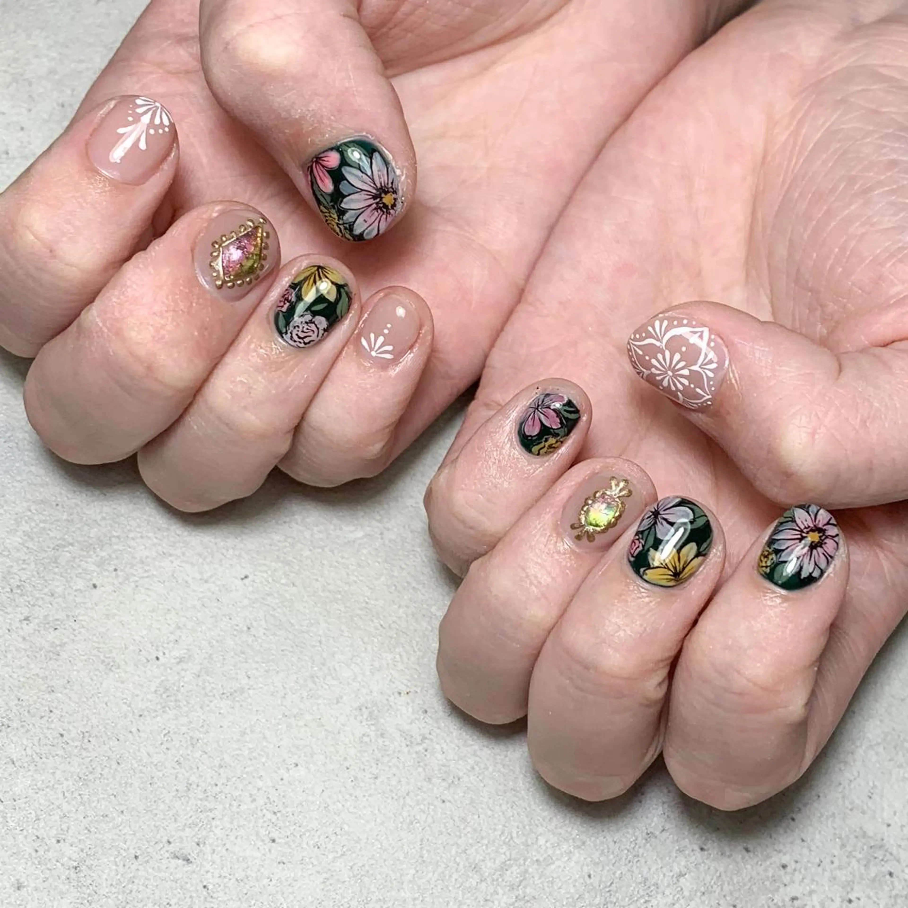 ネイル ハンドネイル FIORITURA aiのネイルデザイン