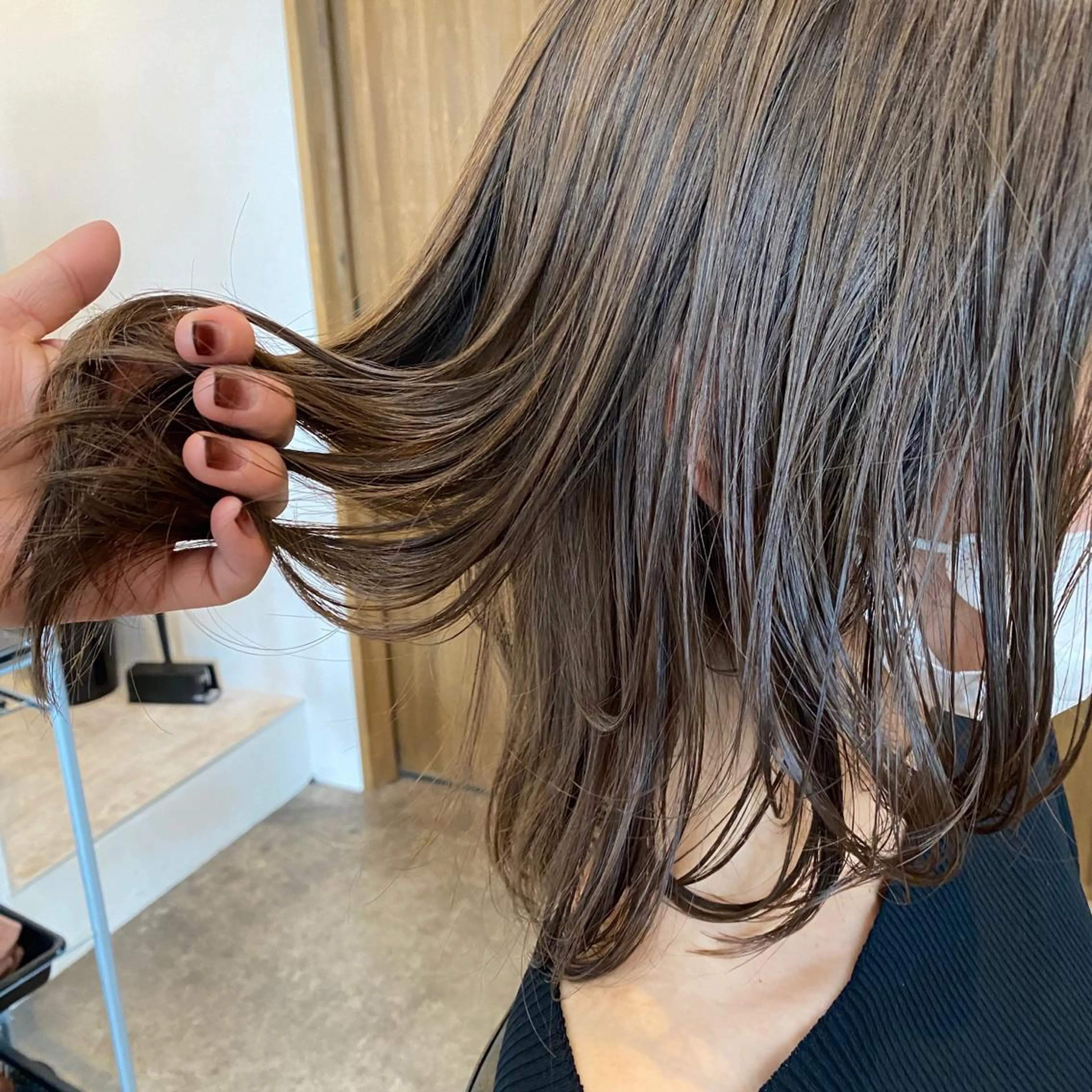 ミディアム 今井 悠菜のヘアスタイル