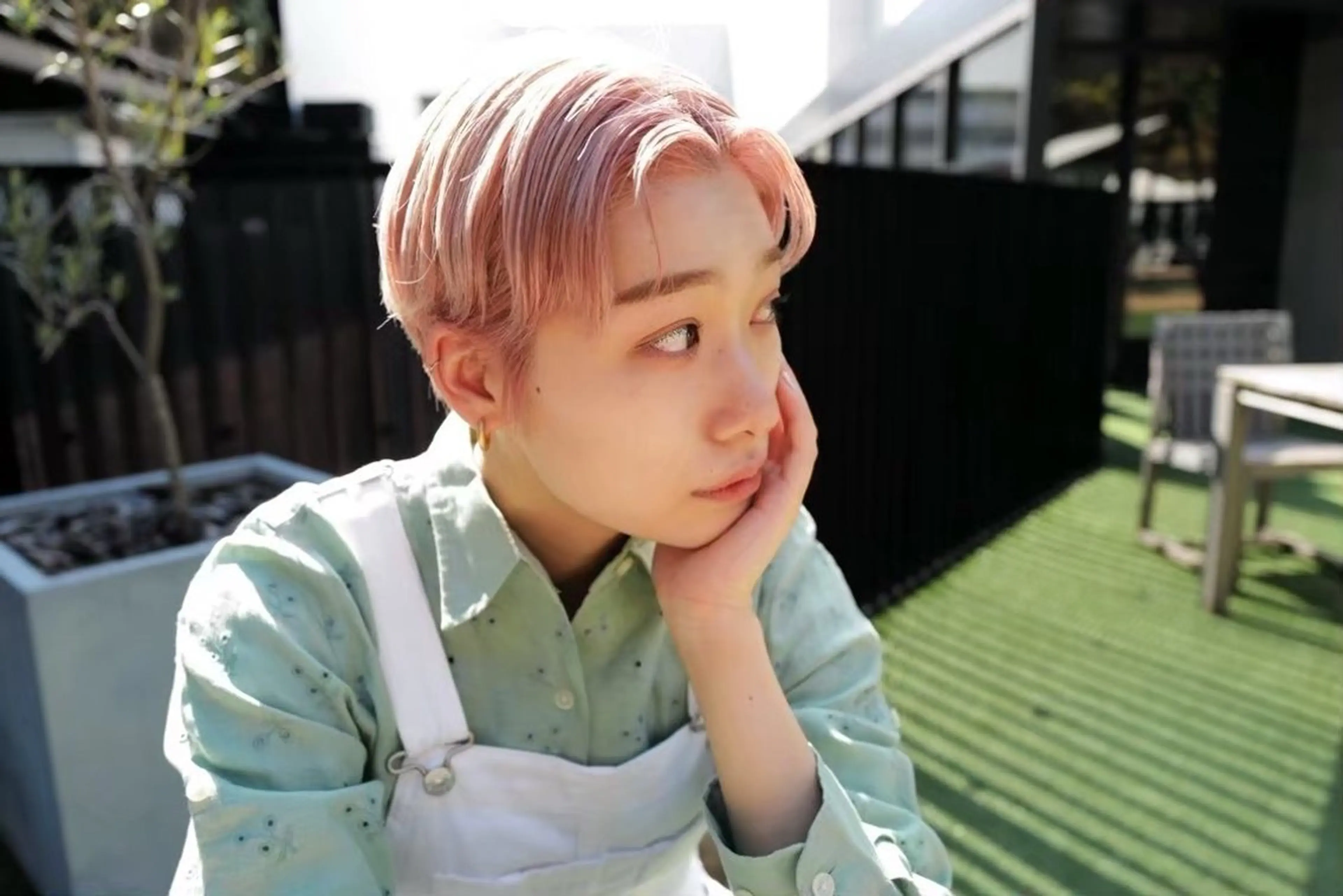 メンズ カット ヘアカラー 顔まわり/レイヤー/ 西村光稀のヘアスタイル