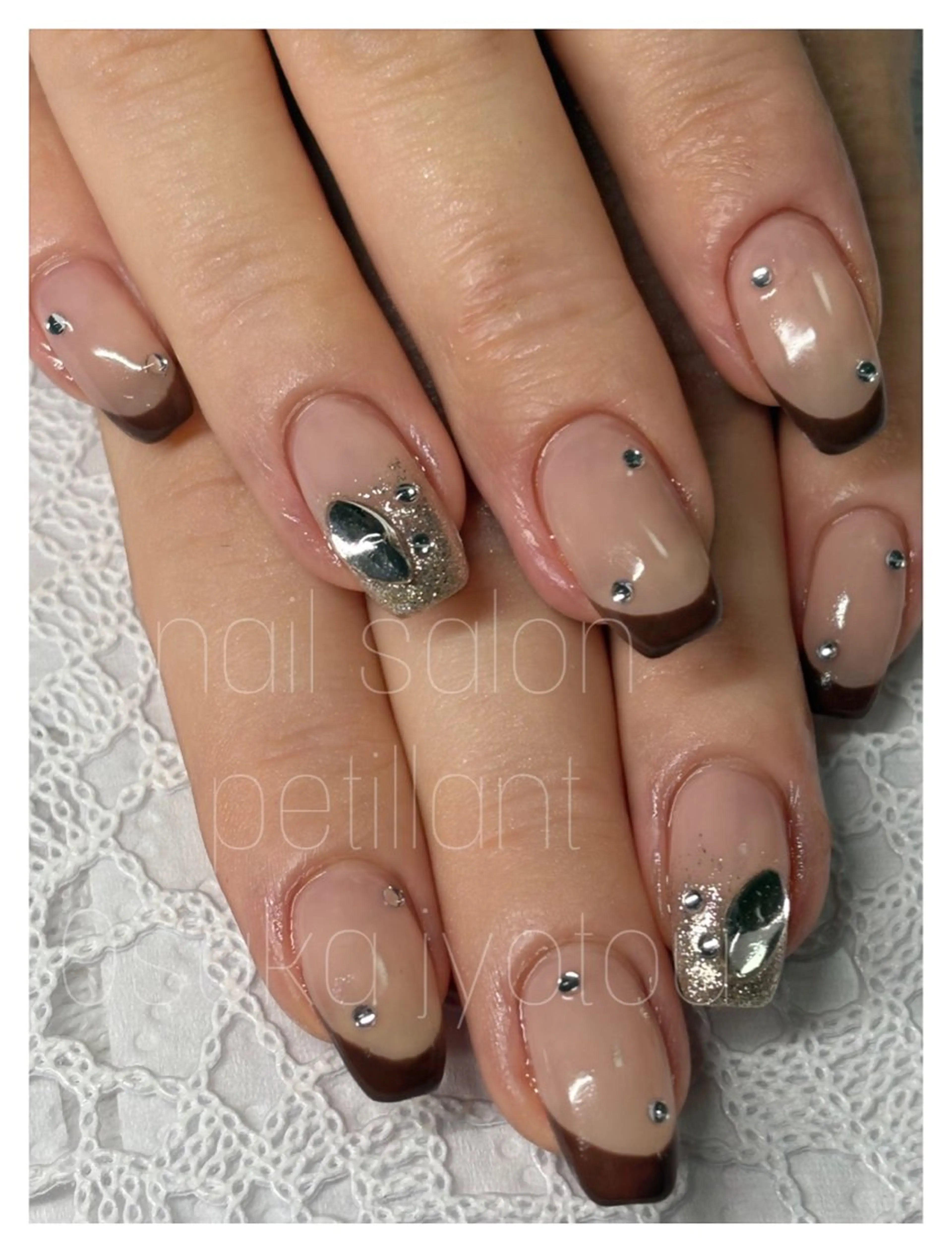 ネイル アートネイル ブラウン フレンチネイル 持ち込み バレンタイン nail salon petillantのネイルデザイン