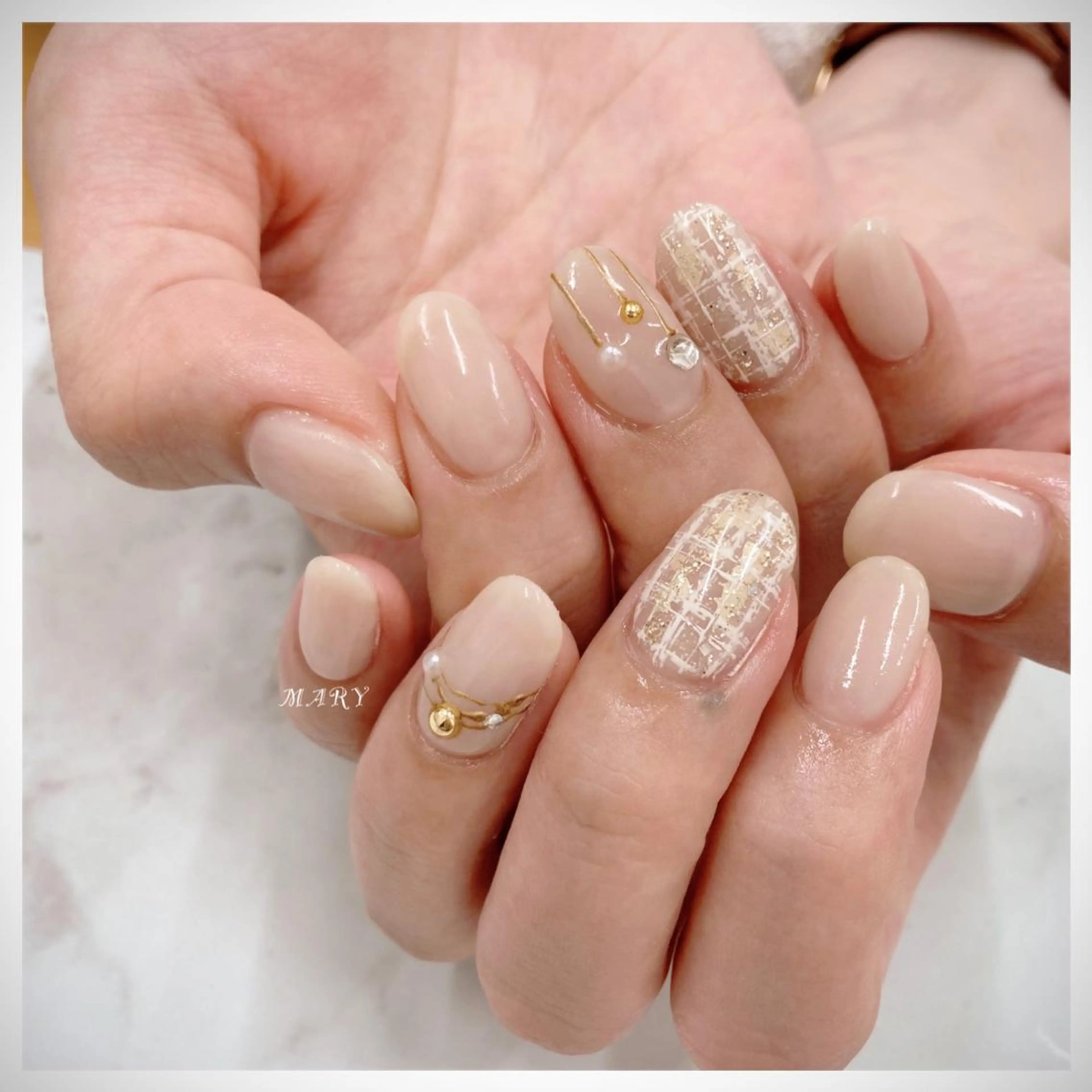 ネイル ニュアンスネイル ワンカラーネイル ツイードネイル 冬ネイル ハンドネイル Mary nail所属・Mary nail .narumiのネイルデザイン