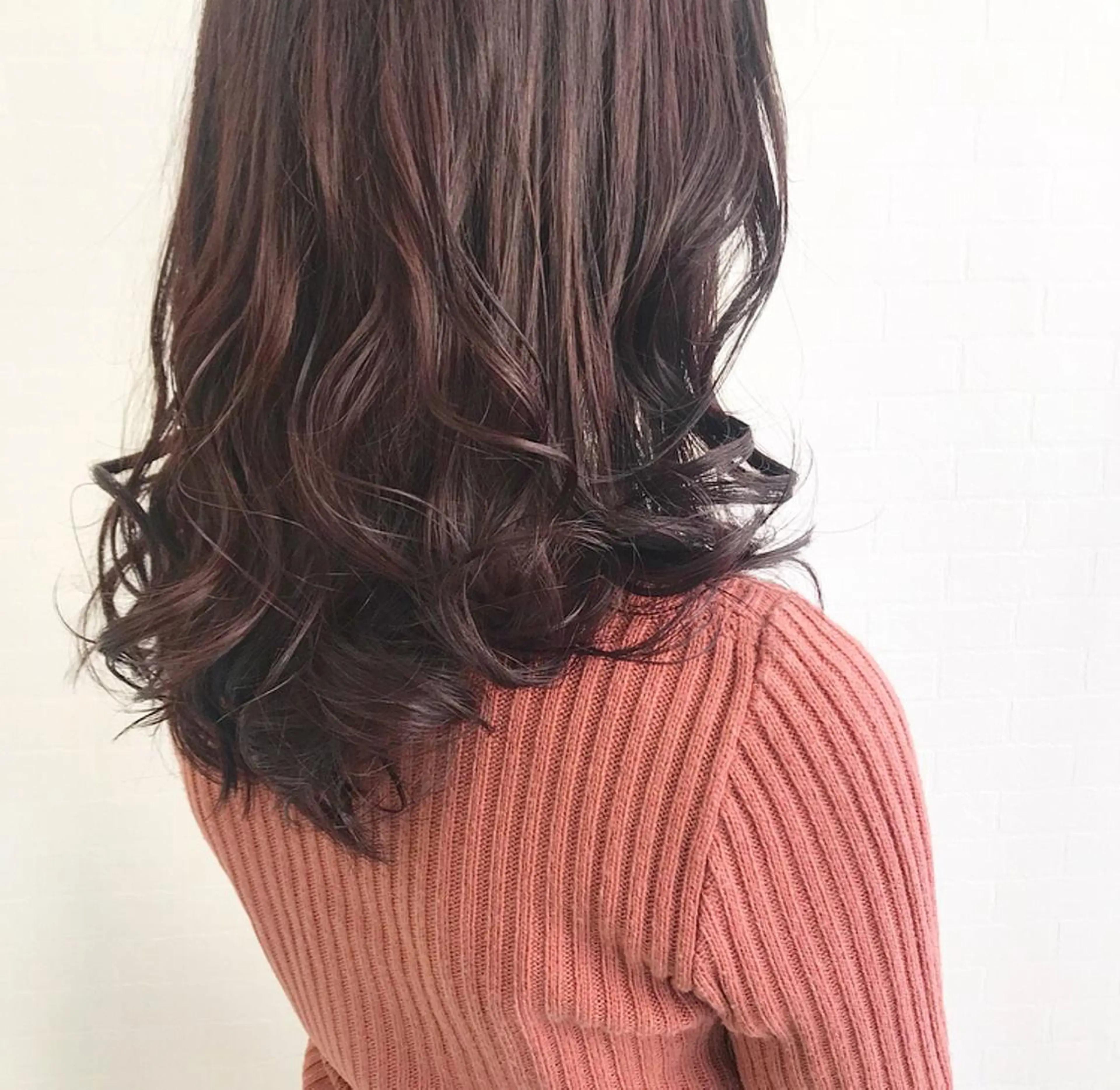 ロング カラー オリーブ/アッシュ やわらか透明感カラーのヘアスタイル