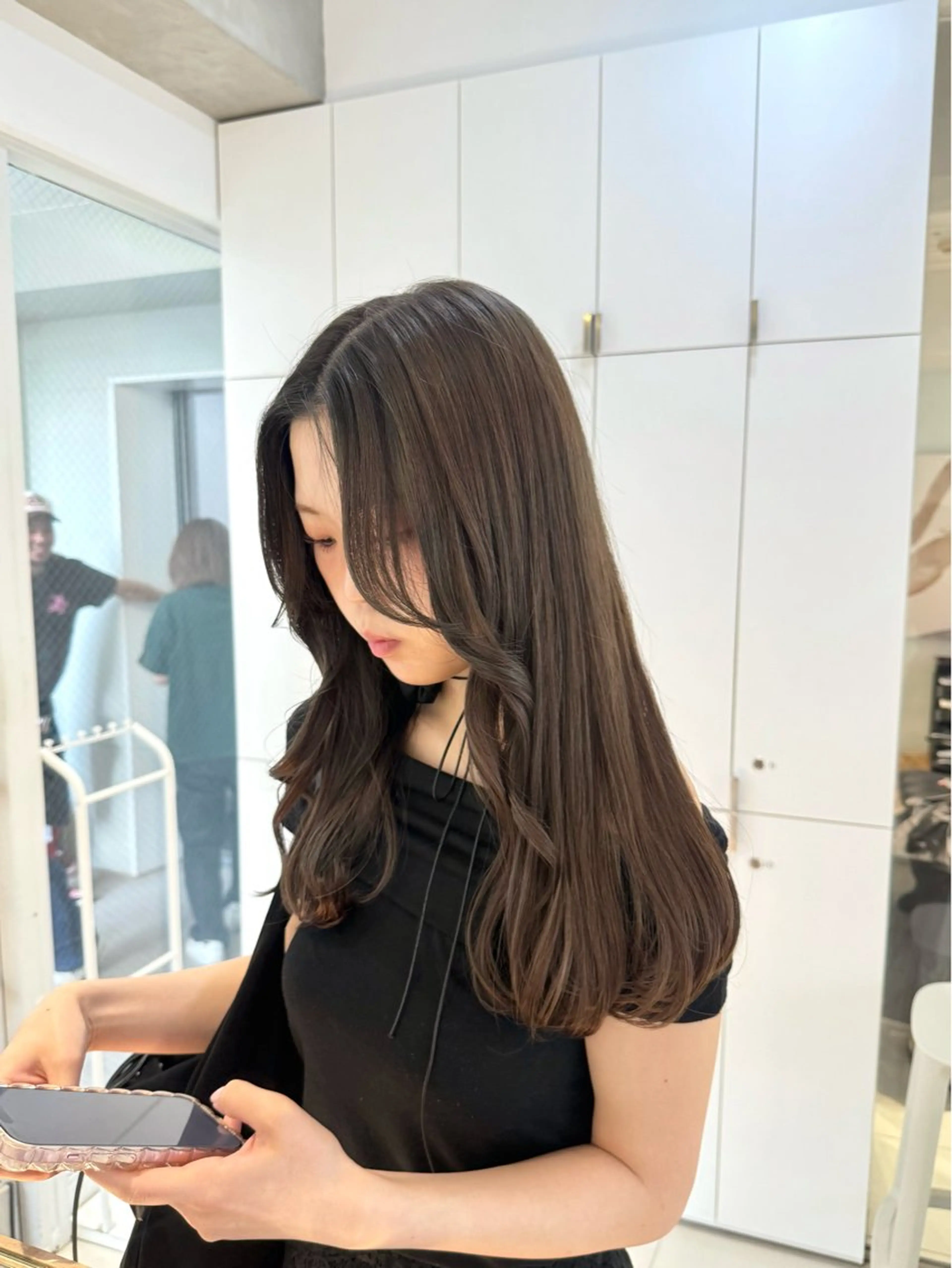 ロング カラー グレージュ モカグレージュ 顔周りカット レイヤーカット 似合わせカット カット ヘアカラー トリートメント ツヤ髪/韓国ヘア 💎Nokaのヘアスタイル