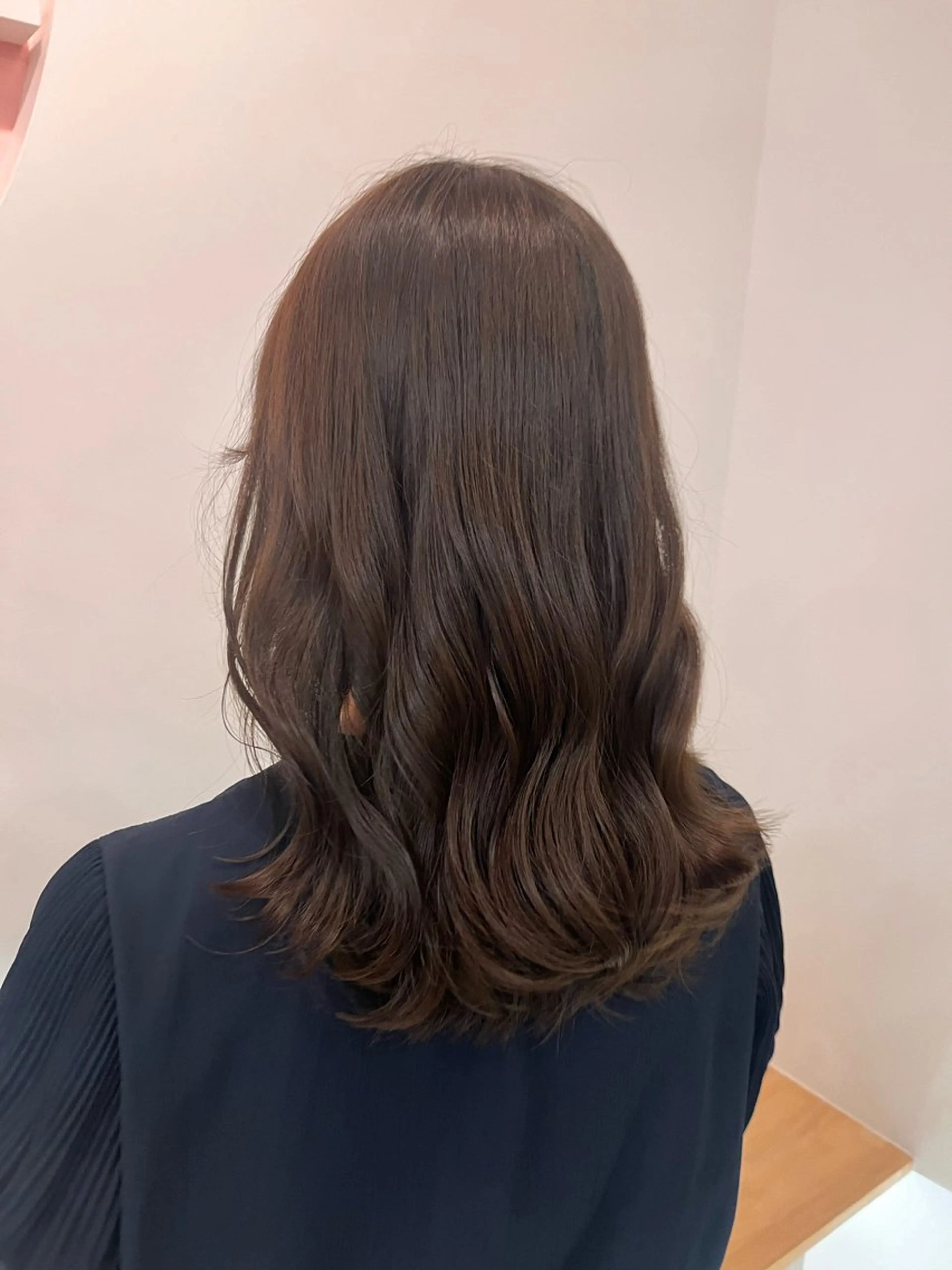 カラー 八木 瑠奈のヘアスタイル