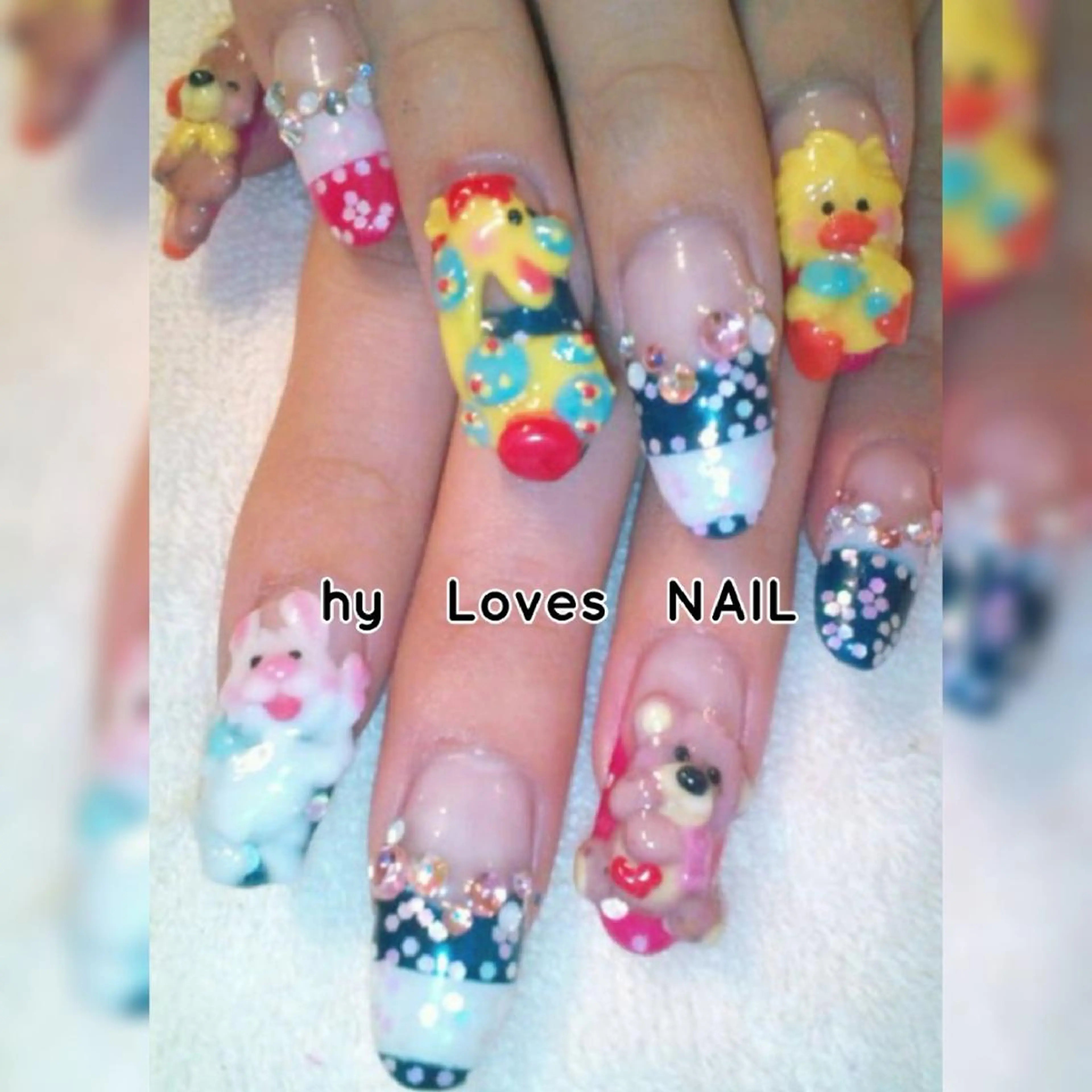 ネイル ジェルネイル ホログラムネイル ロングネイル ストーンネイル 冬ネイル ハンドネイル よしだ ひろきのネイルデザイン