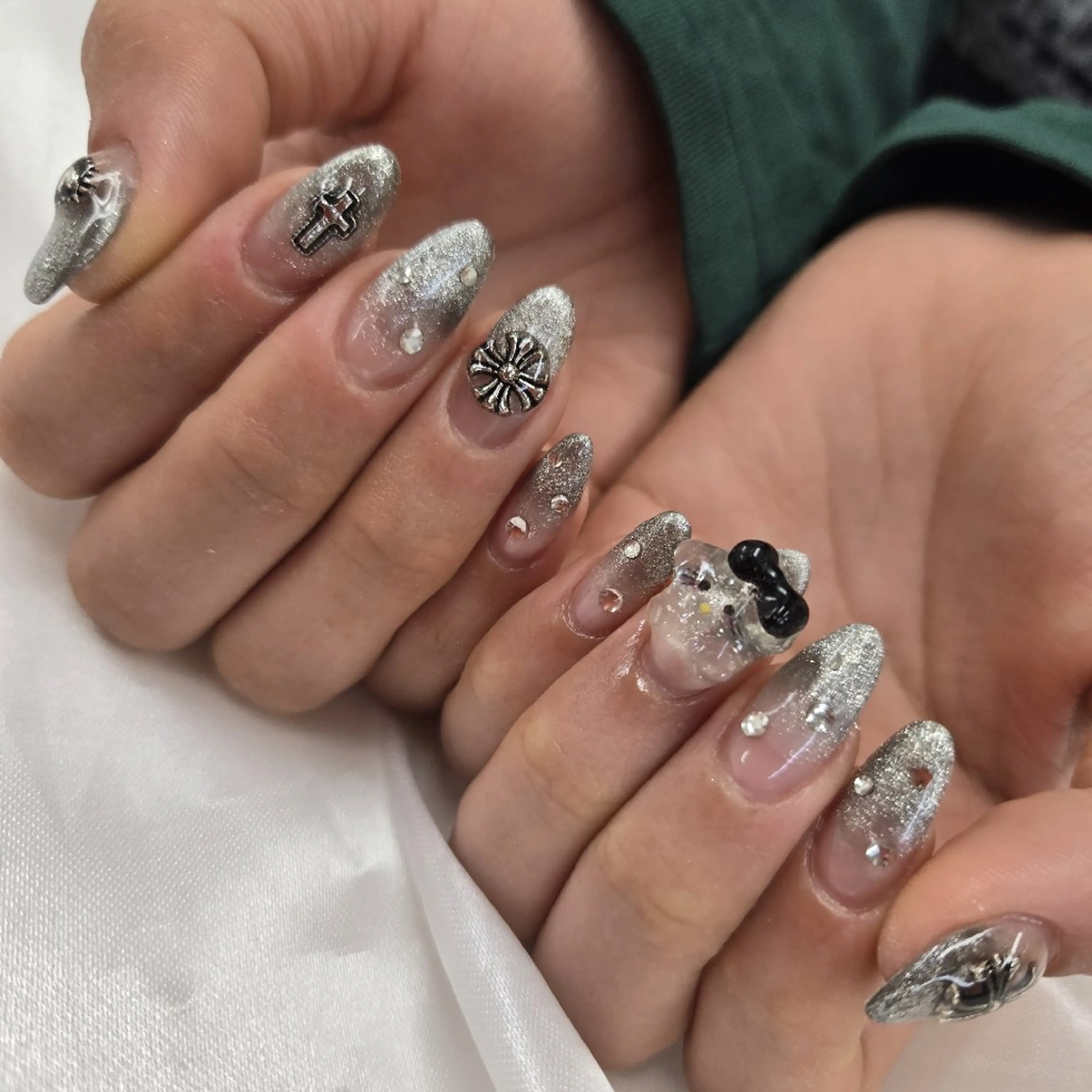 ネイル アートネイル オーロラネイル チークネイル ジェルネイル グラデーション ハンドネイル 河野ちえ (雑誌掲載サロン)のネイルデザイン