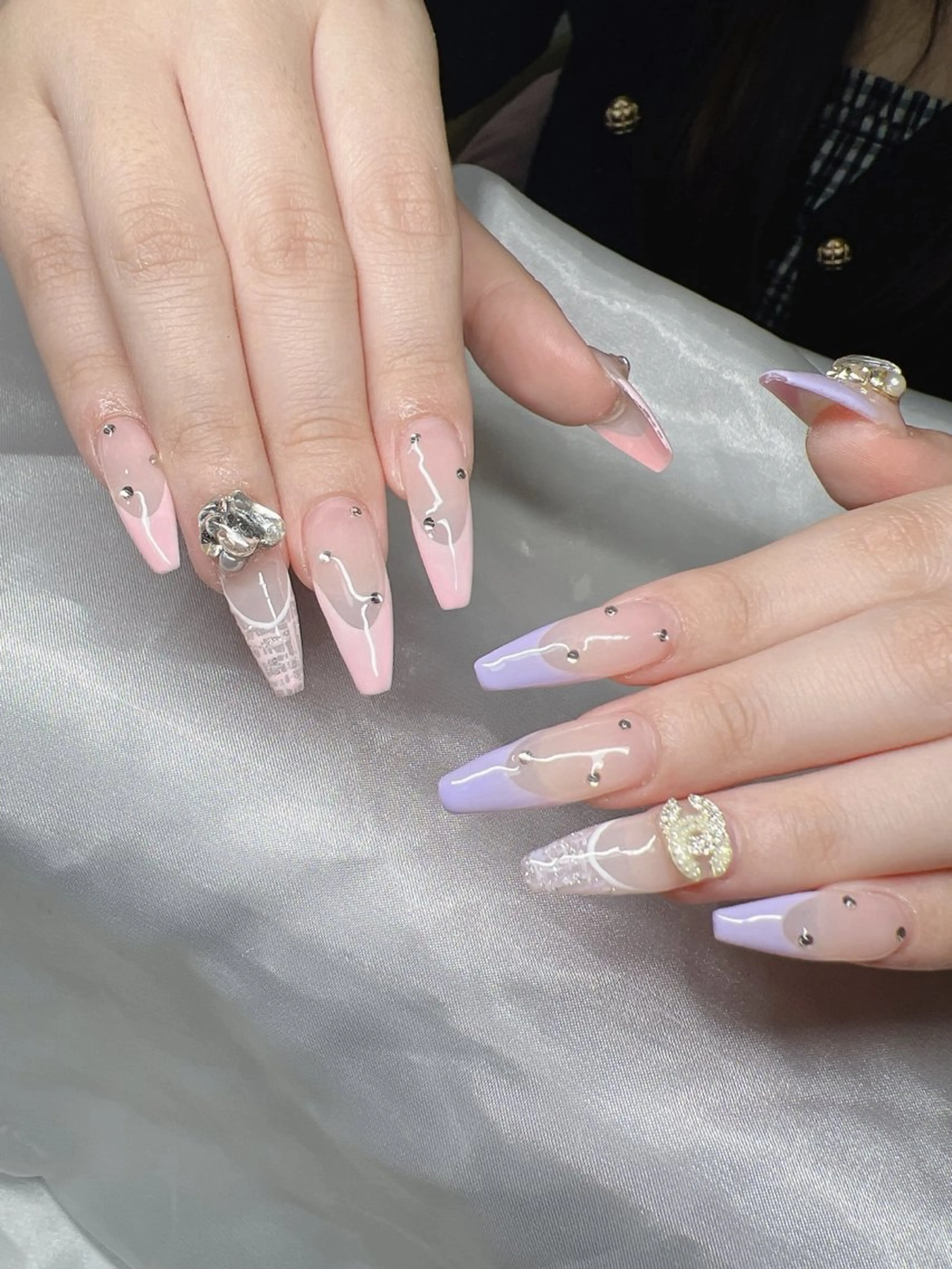 ネイル 長さ出し グラデーション 卒業式 キラキラネイル マグネットネイル Lee Nailsのネイルデザイン