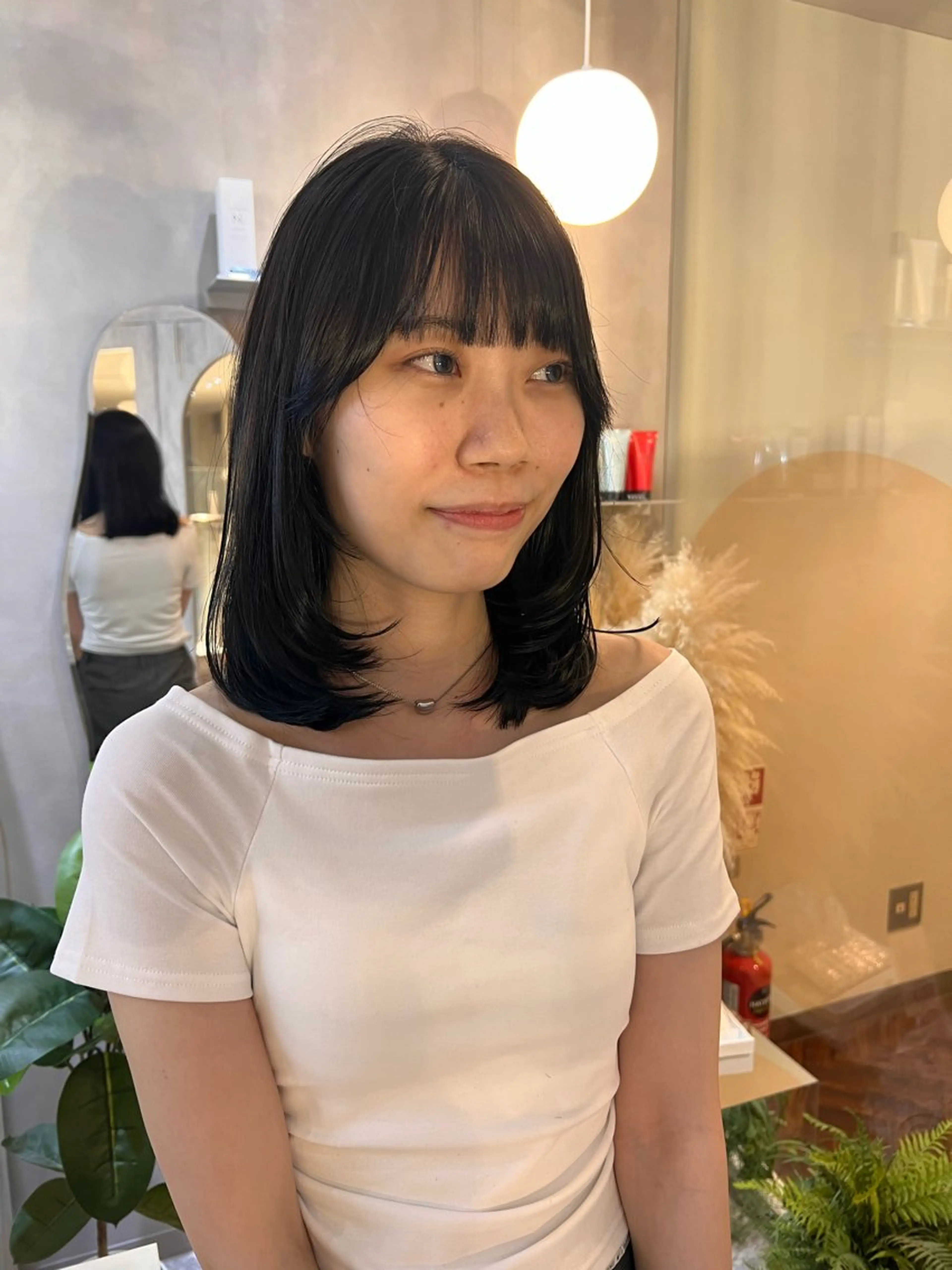 ミディアム カラー ボブ レイヤーカット COMOREVI hair salon所属・KANA🌿透明感/ レイヤーcut🌿のヘアスタイル