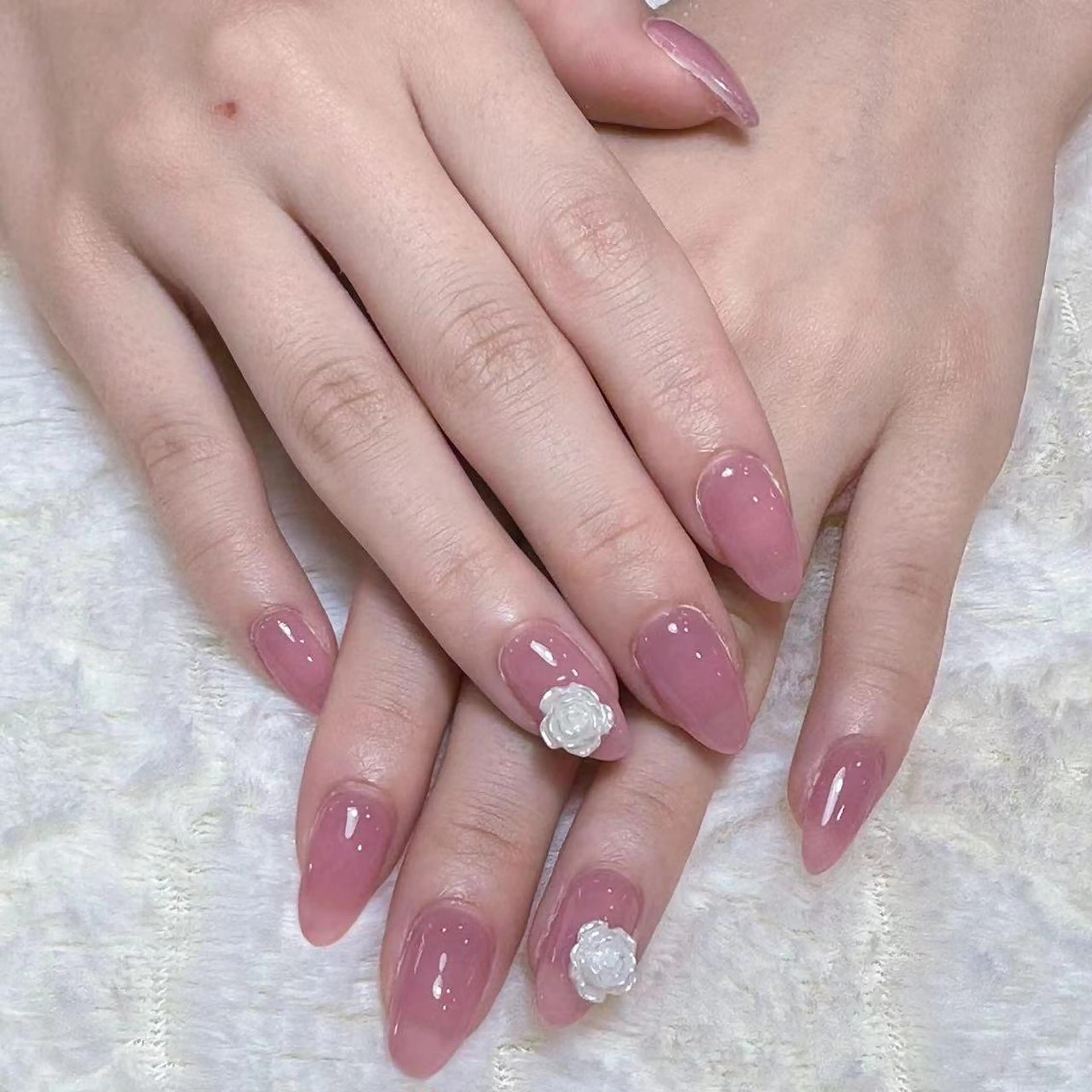 ネイル アートネイル オーロラネイル ガーリー キラキラネイル 韓国ネイル ハンドネイル ハンドケア Plenty 🚢のネイルデザイン