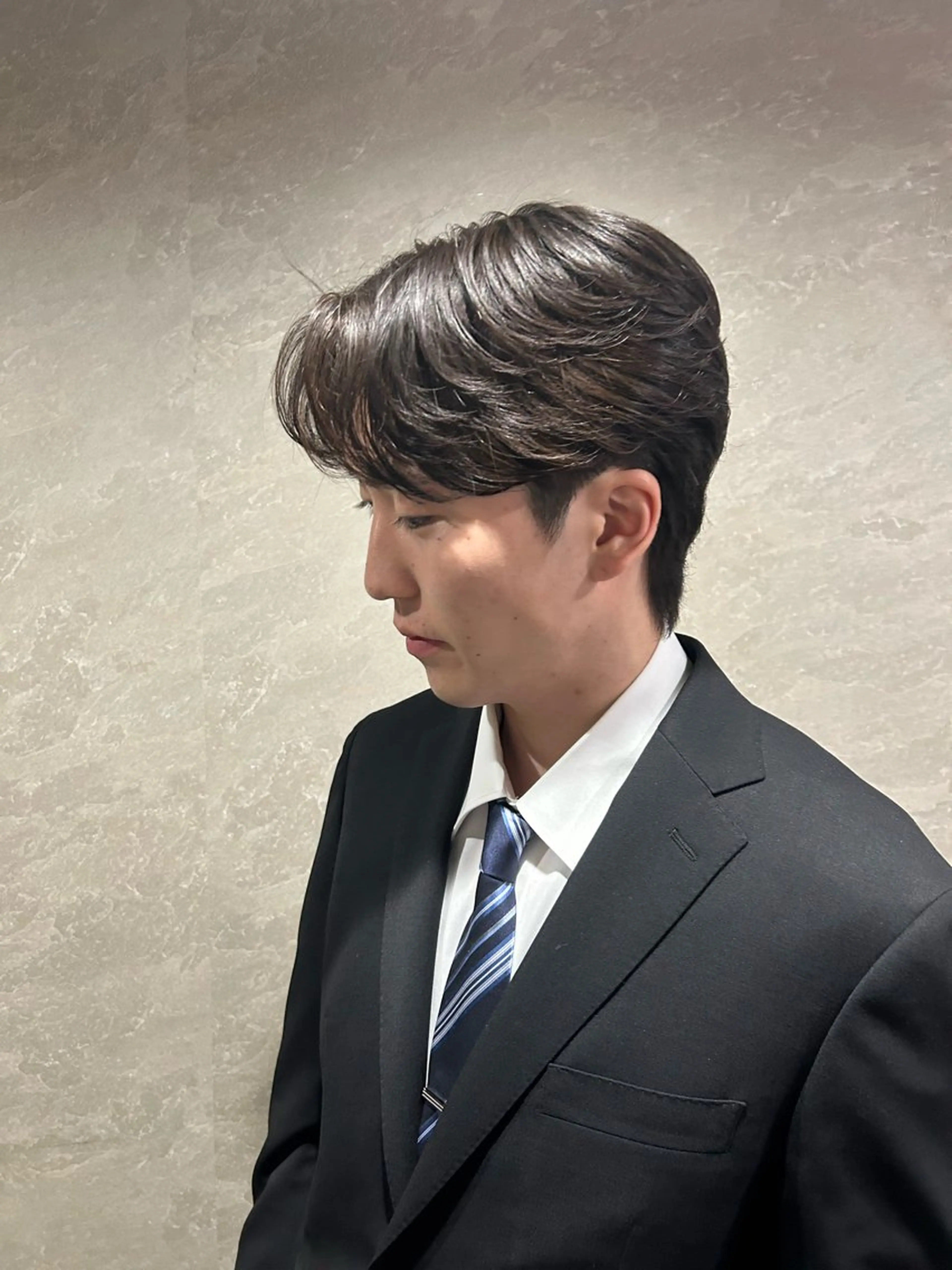 メンズ 新宿 韓国 シャドウパーマ 志龍のヘアスタイル