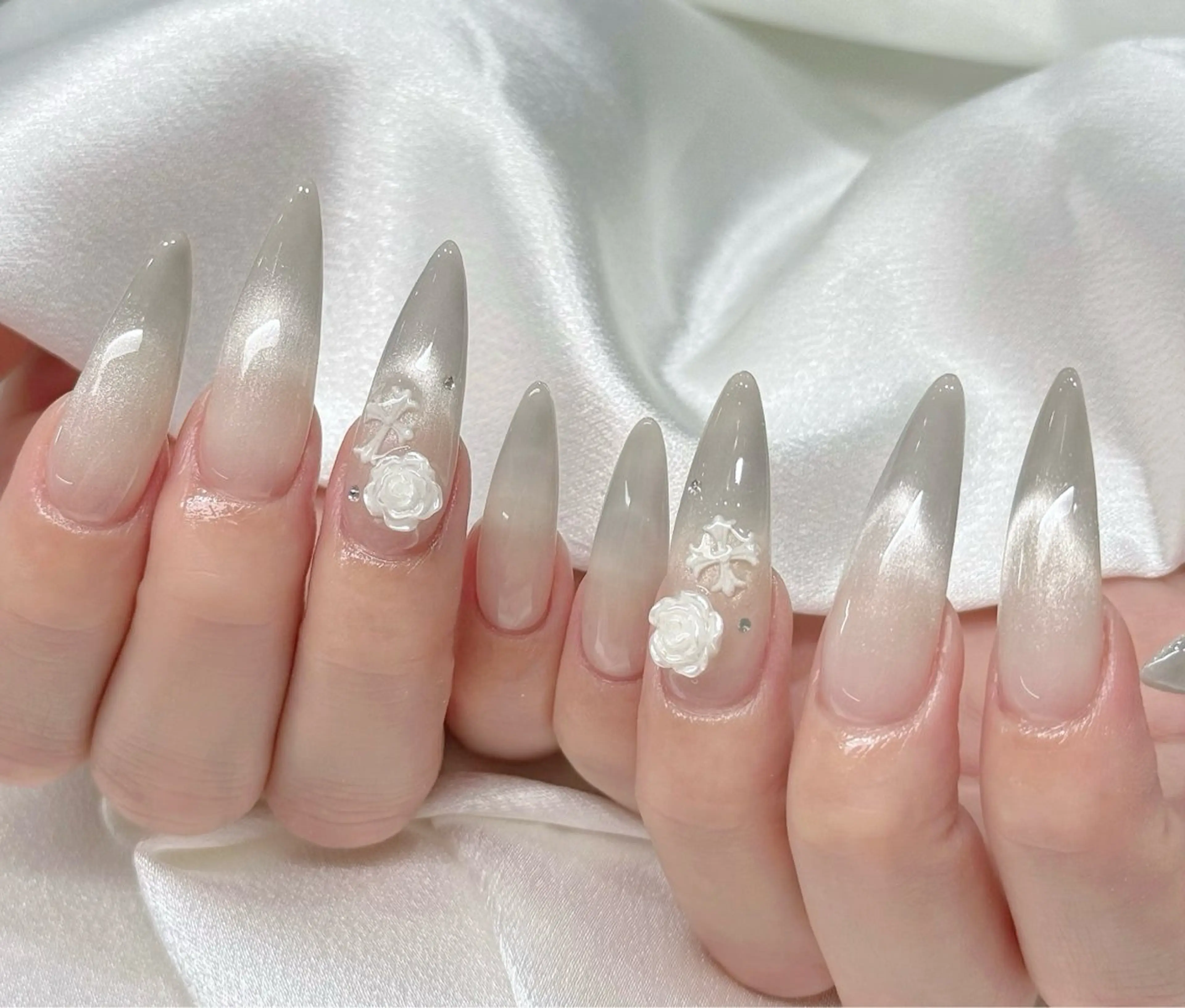 ネイル アートネイル オーロラネイル ブルー チークネイル フットネイル ハンドネイル NAILS168 新大久保店のネイルデザイン