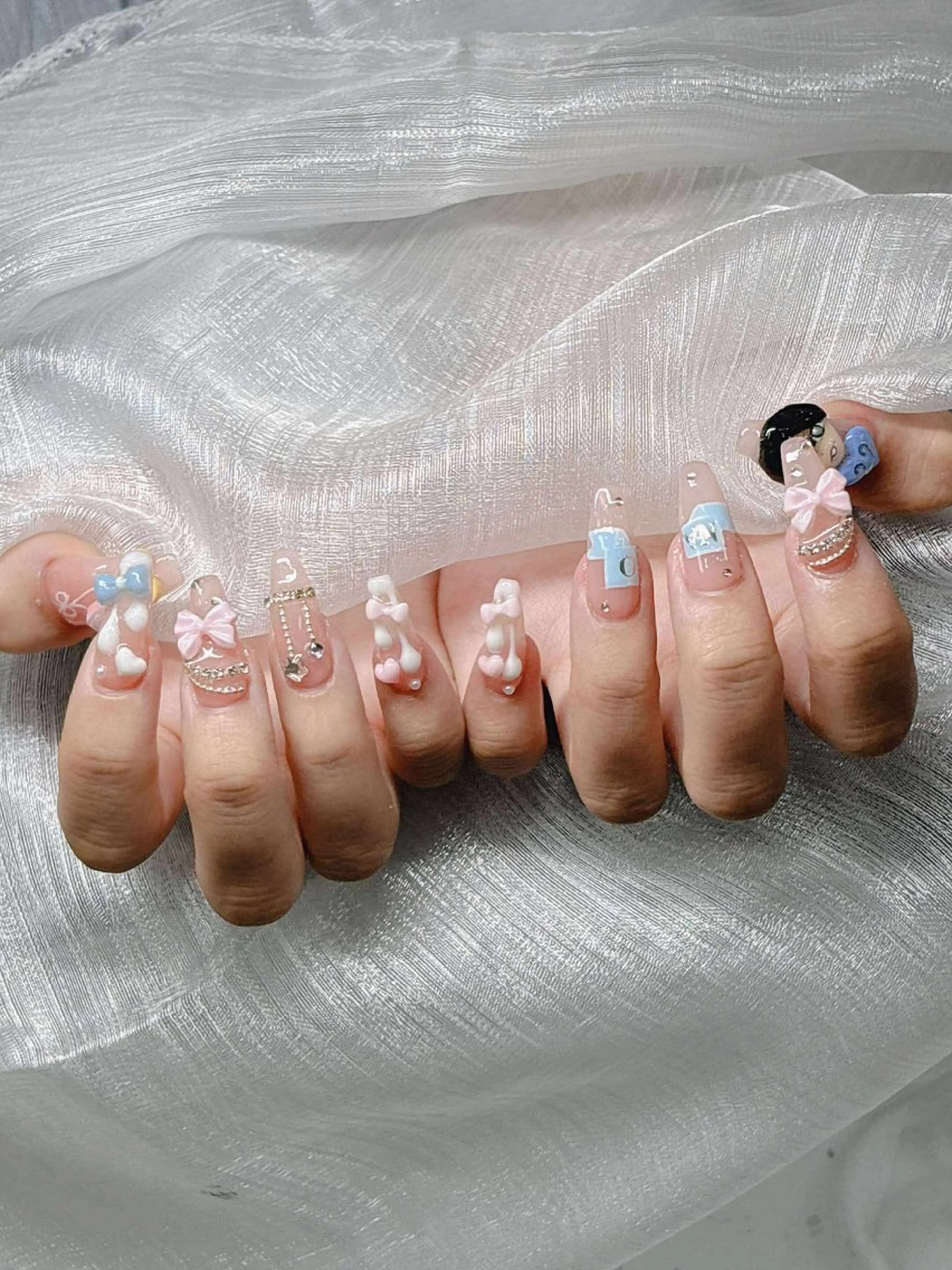 ネイル 長さ出し グラデーション 卒業式 キラキラネイル マグネットネイル ハンドネイル Lee Nailsのネイルデザイン