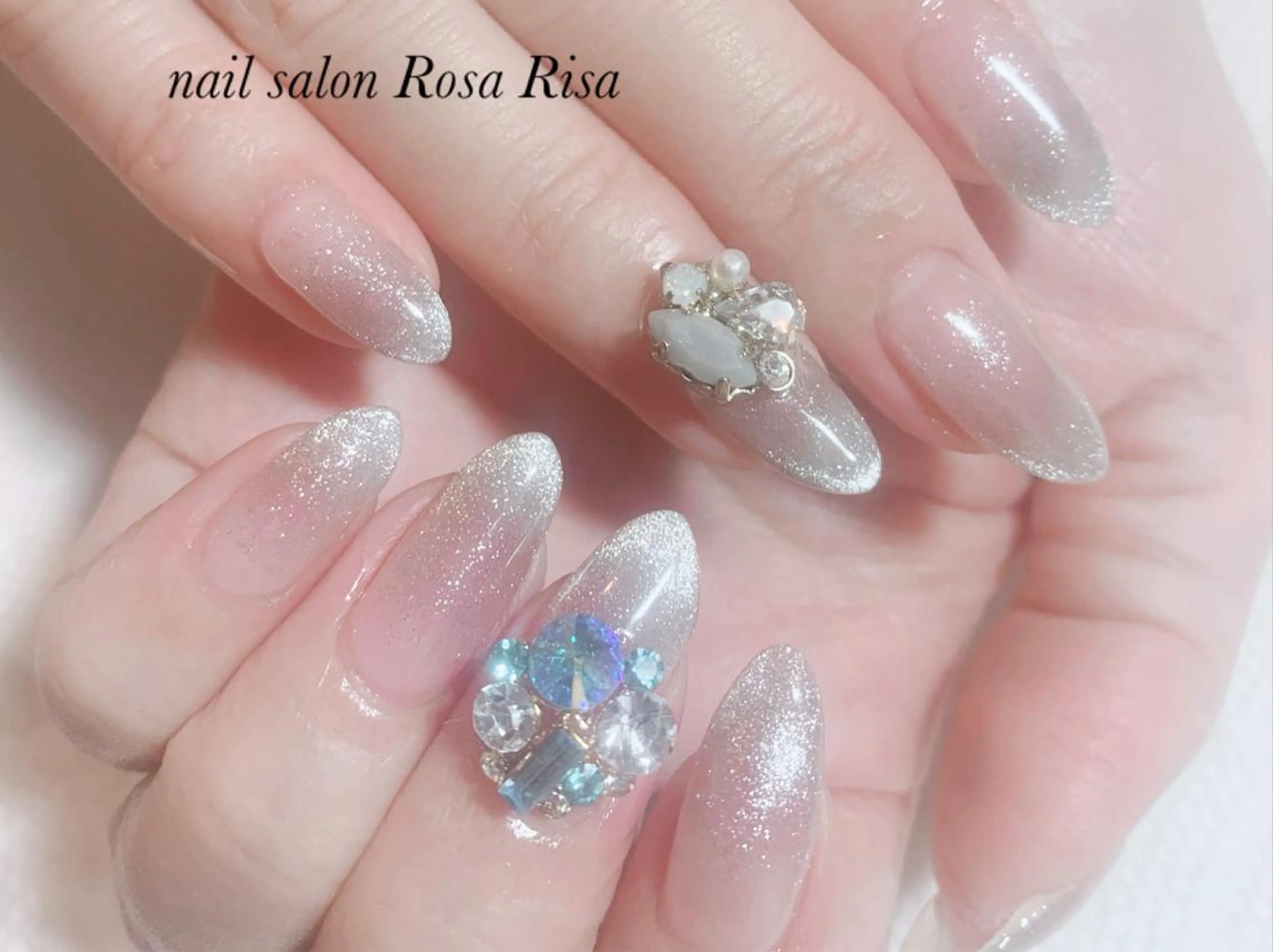 セミロング ネイル グラデーション マグネットネイル ネイルスタジオ シェイクユアハンズのネイルデザイン