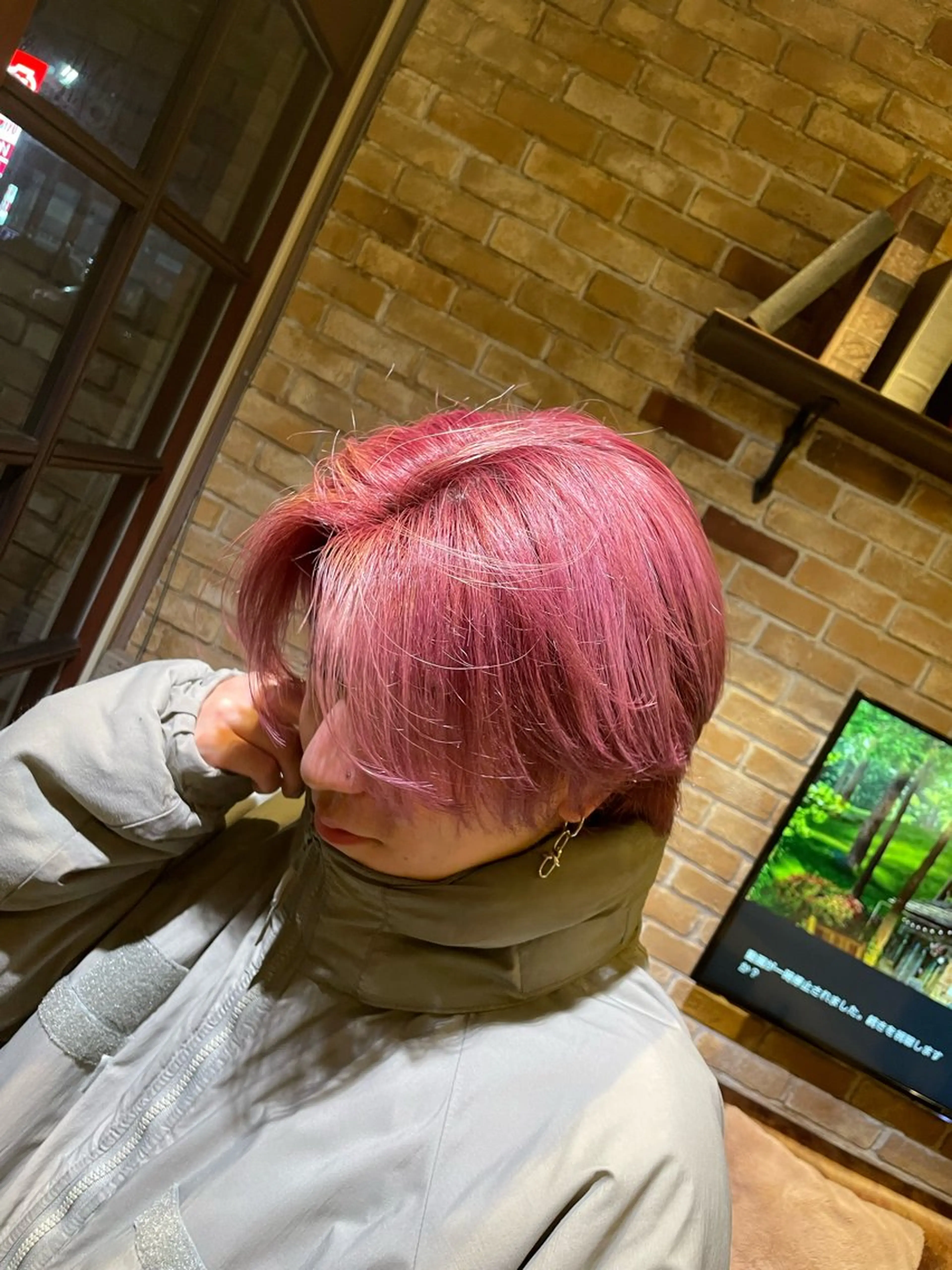 カラー メンズ センターパート メンズウルフカット ウルフカット カット Miyabi.💋 ABEYLEVRAIのヘアスタイル