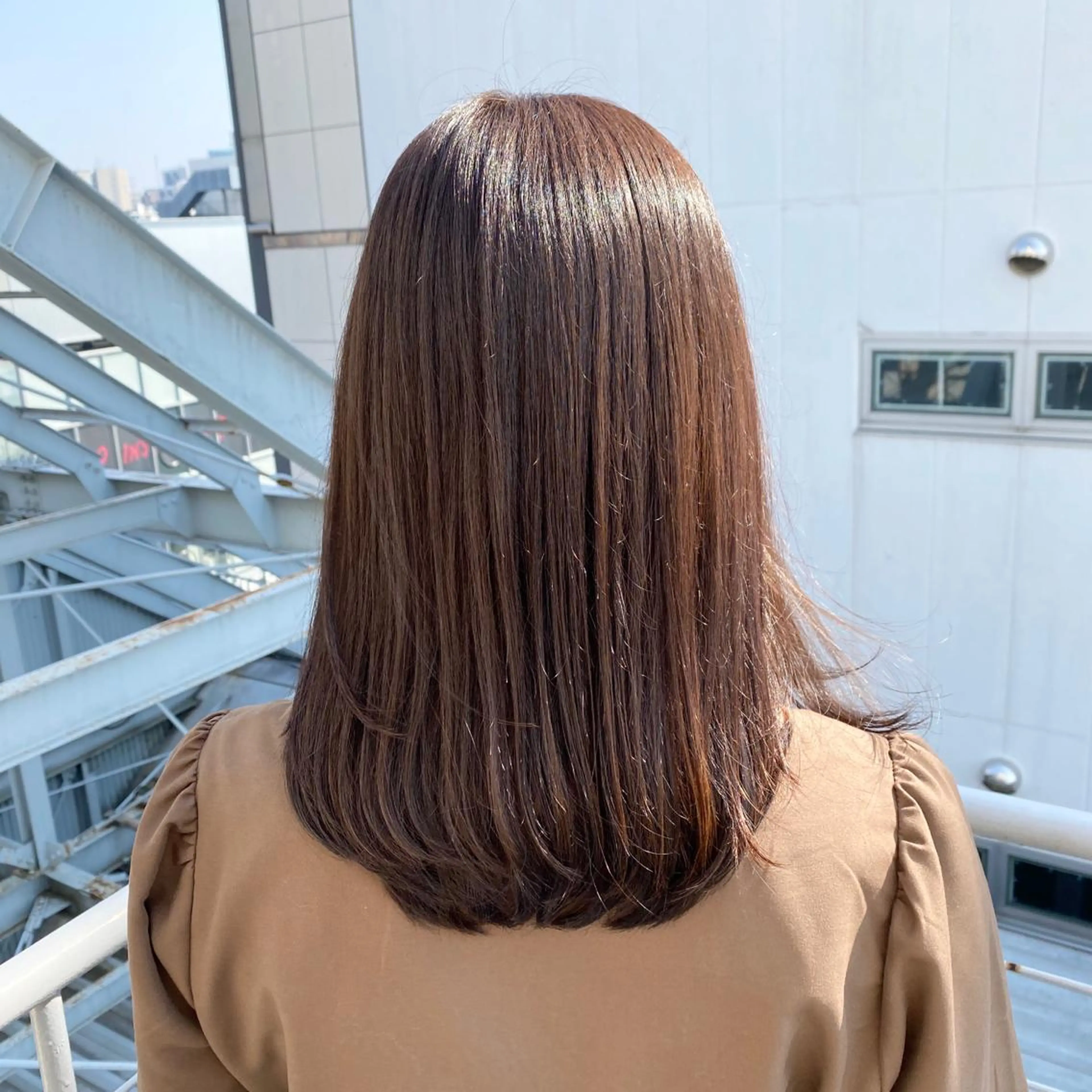 ミディアム カラー カット 縮毛矯正 🩵ブリーチカラー 🐈MIORI🩵のヘアスタイル