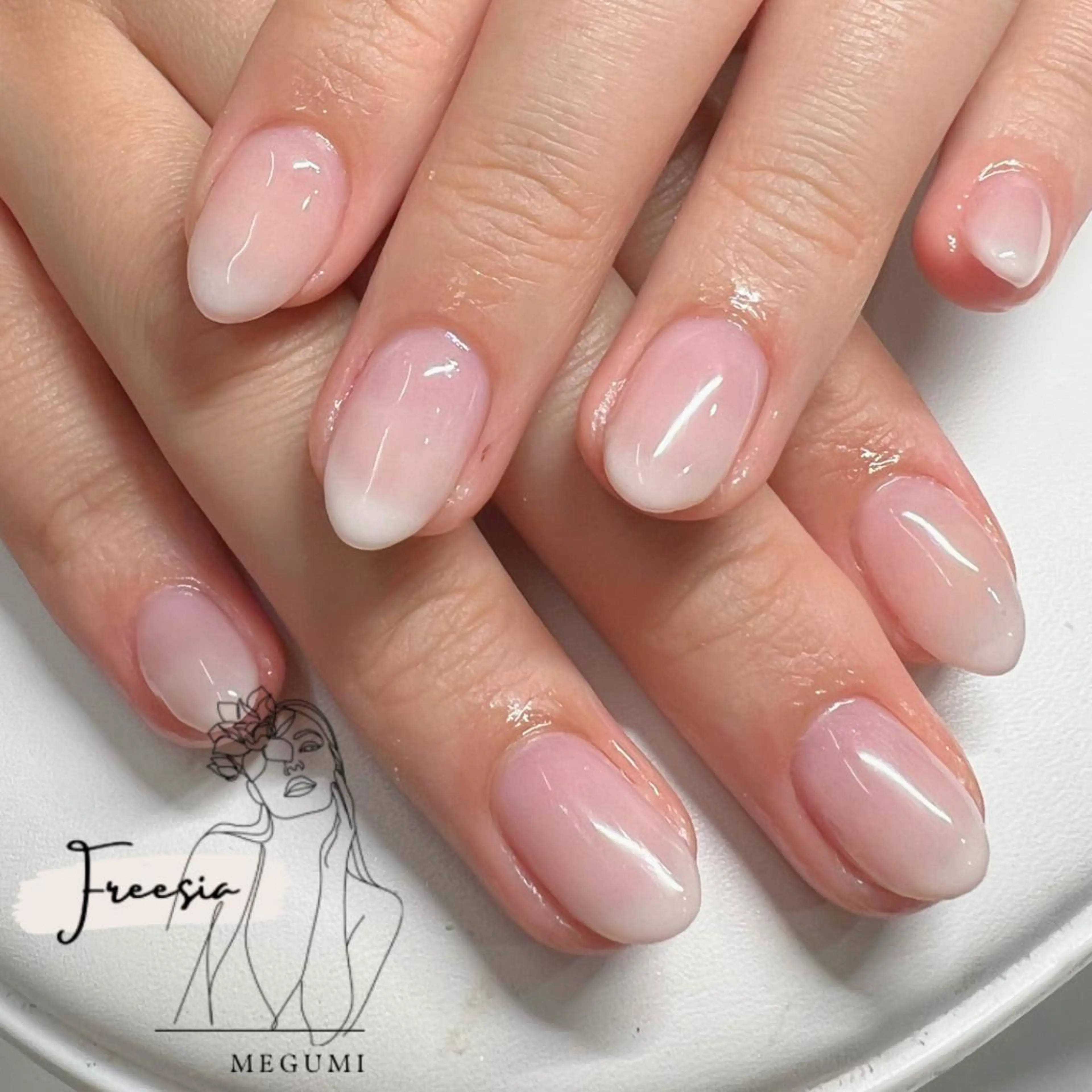 ネイル グラデーション 氷ネイル・うるうるネイル ワンホンネイル ハンドネイル ハンドケア New open✨ 井土ヶ谷店 Meguのネイルデザイン