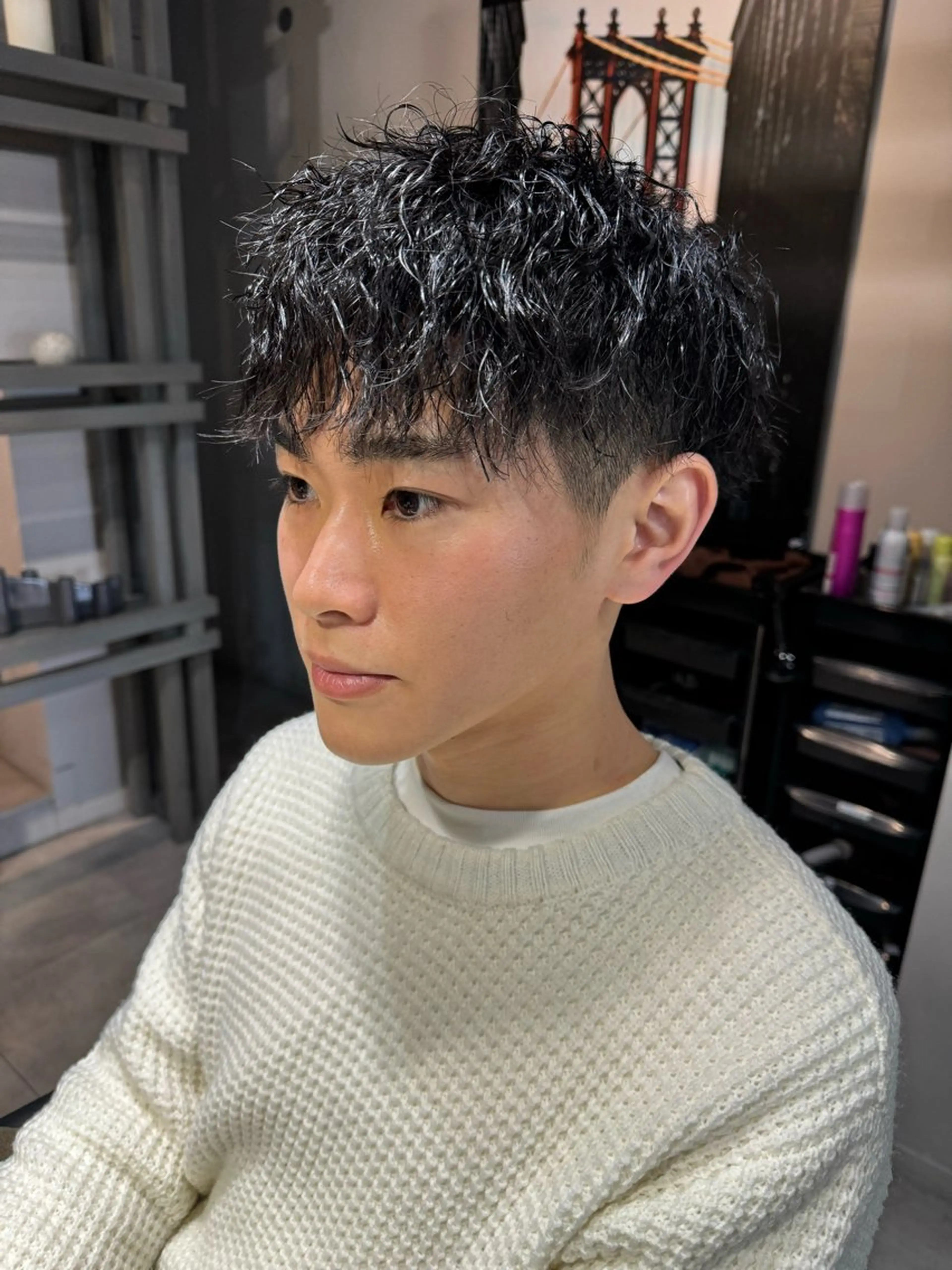 ミディアム パーマ メンズ ミディアムパーマ メンズパーマ カット パーマ トリートメント 似合う髪型が 分からない方へのヘアスタイル