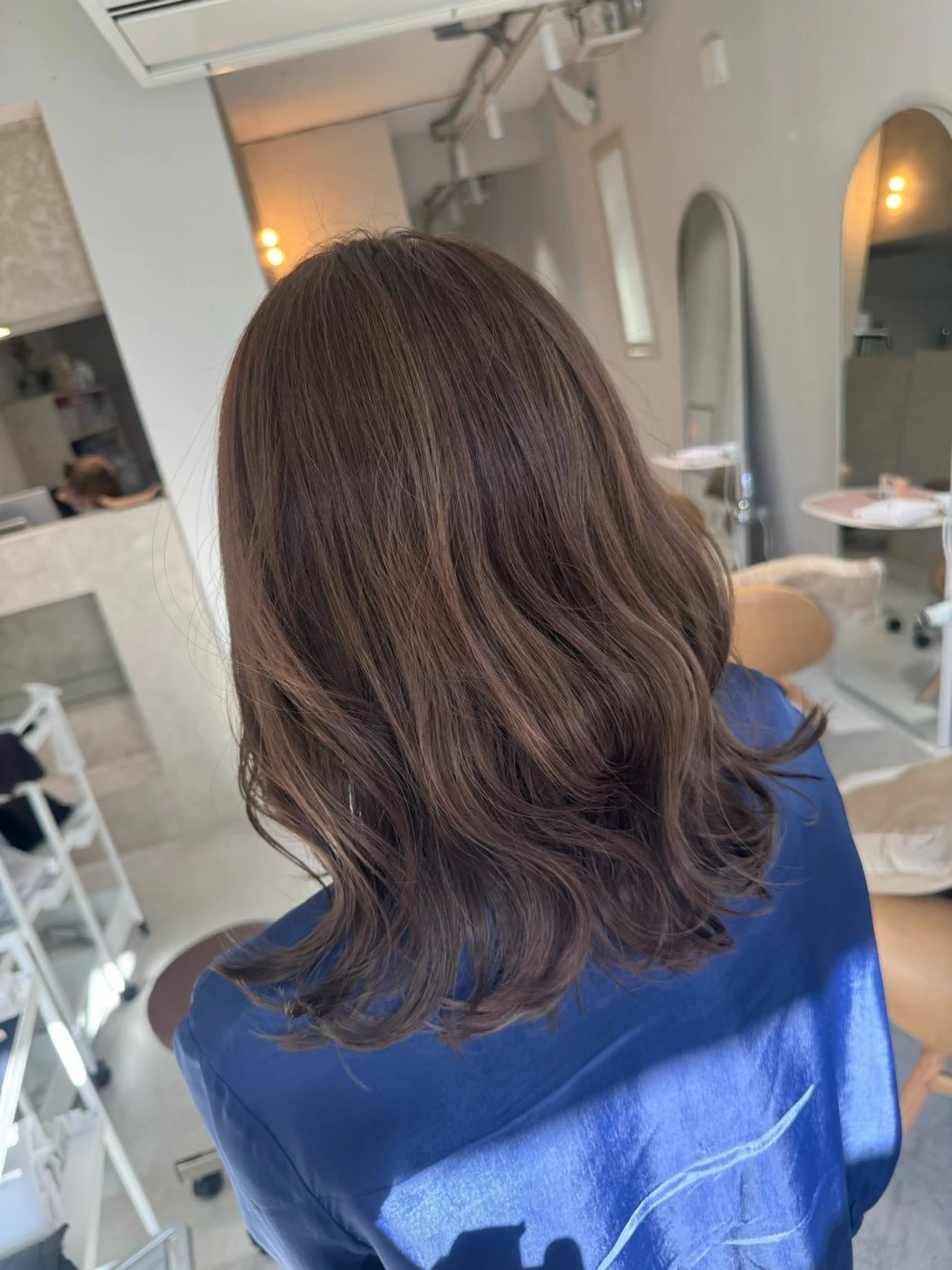 セミロング カラー 透明感カラー 花見 亜沙美のヘアスタイル