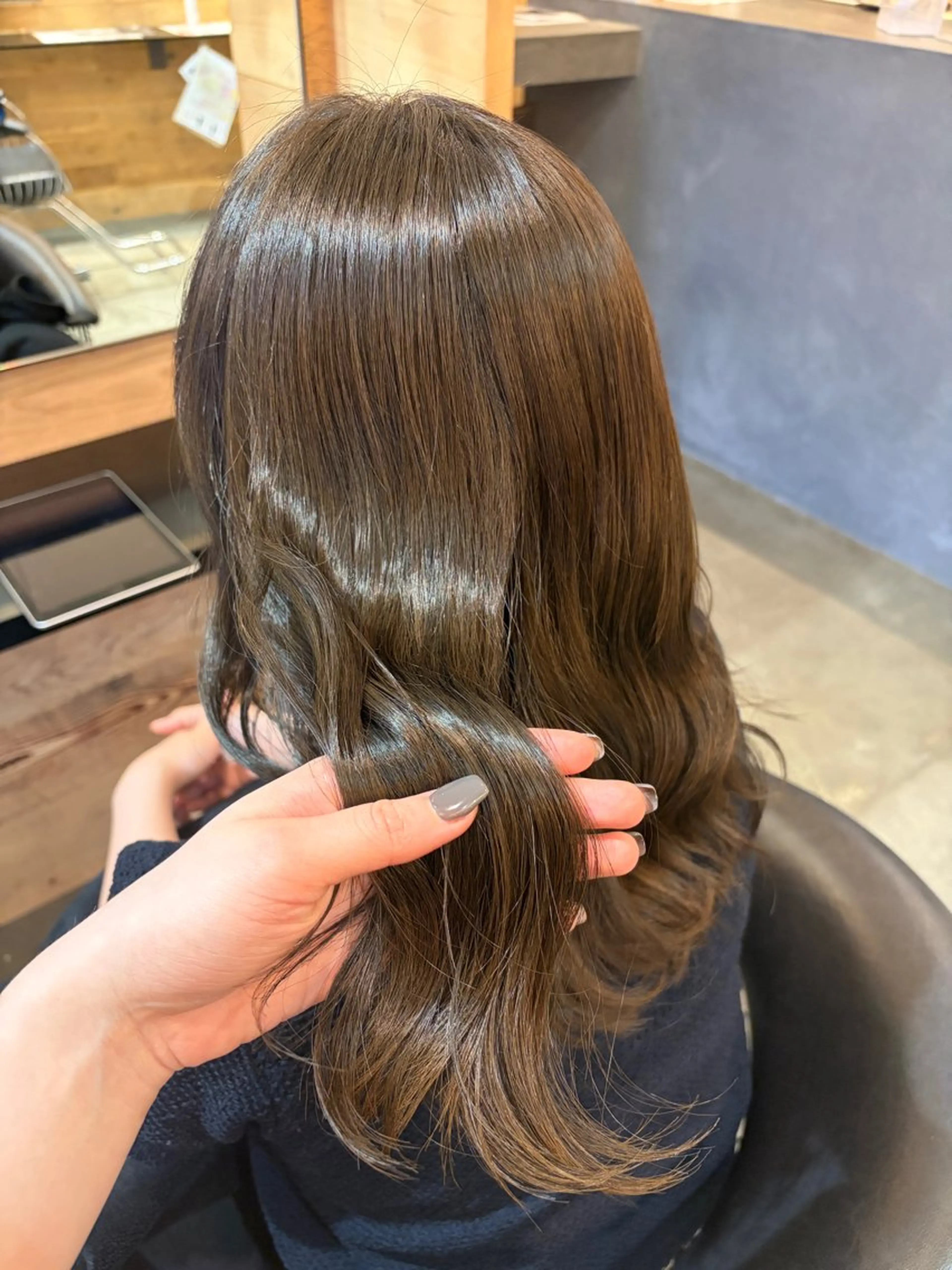 ミディアム カラー ブラウンカラー 透明感カラー オリーブブラウン 高田 茉弥のヘアスタイル