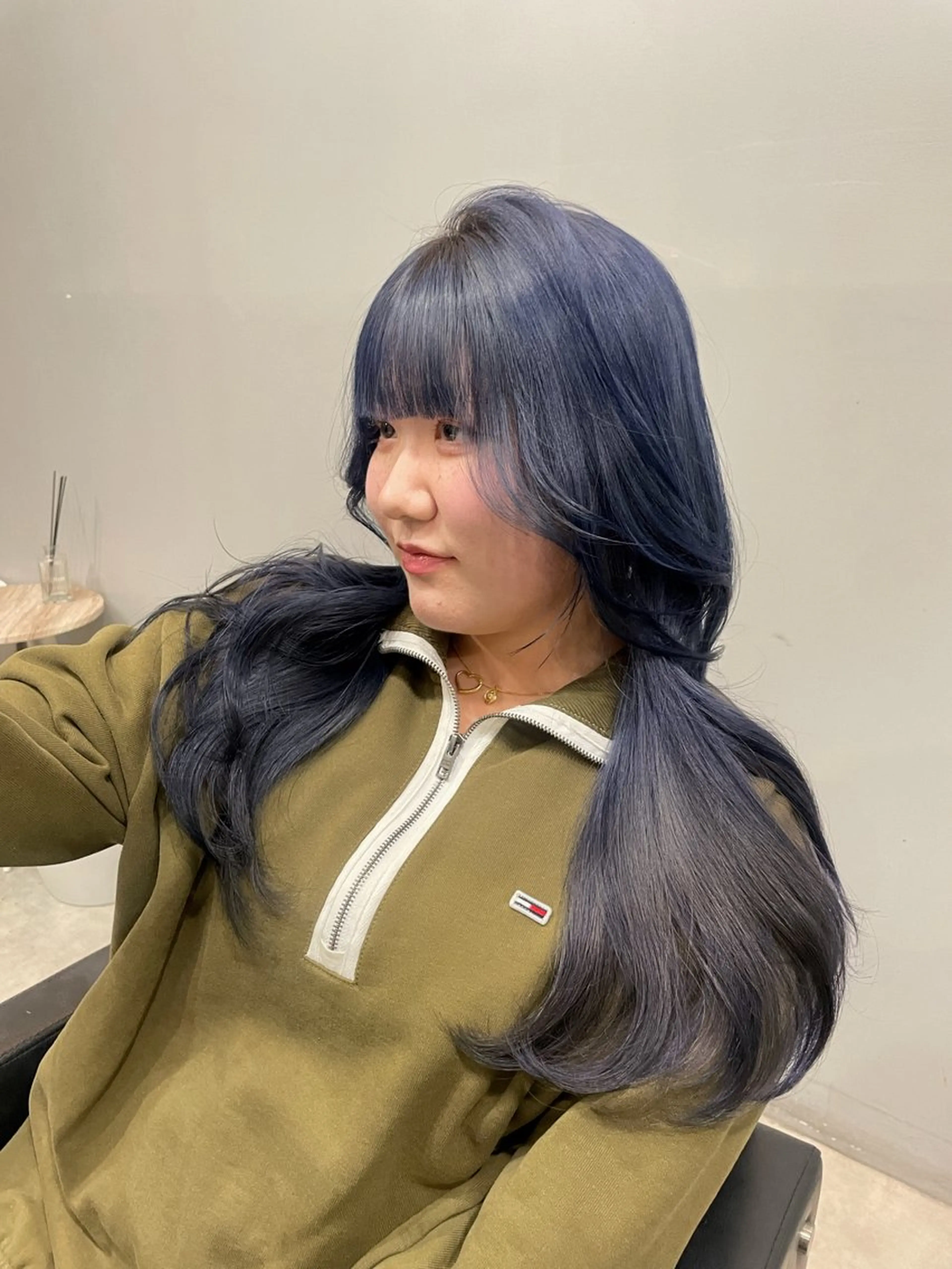 ロング カラー ブリーチ ブルーカラー 透明感カラー シルバー 🩶ブリーチ/ レイヤー🩶フミカのヘアスタイル