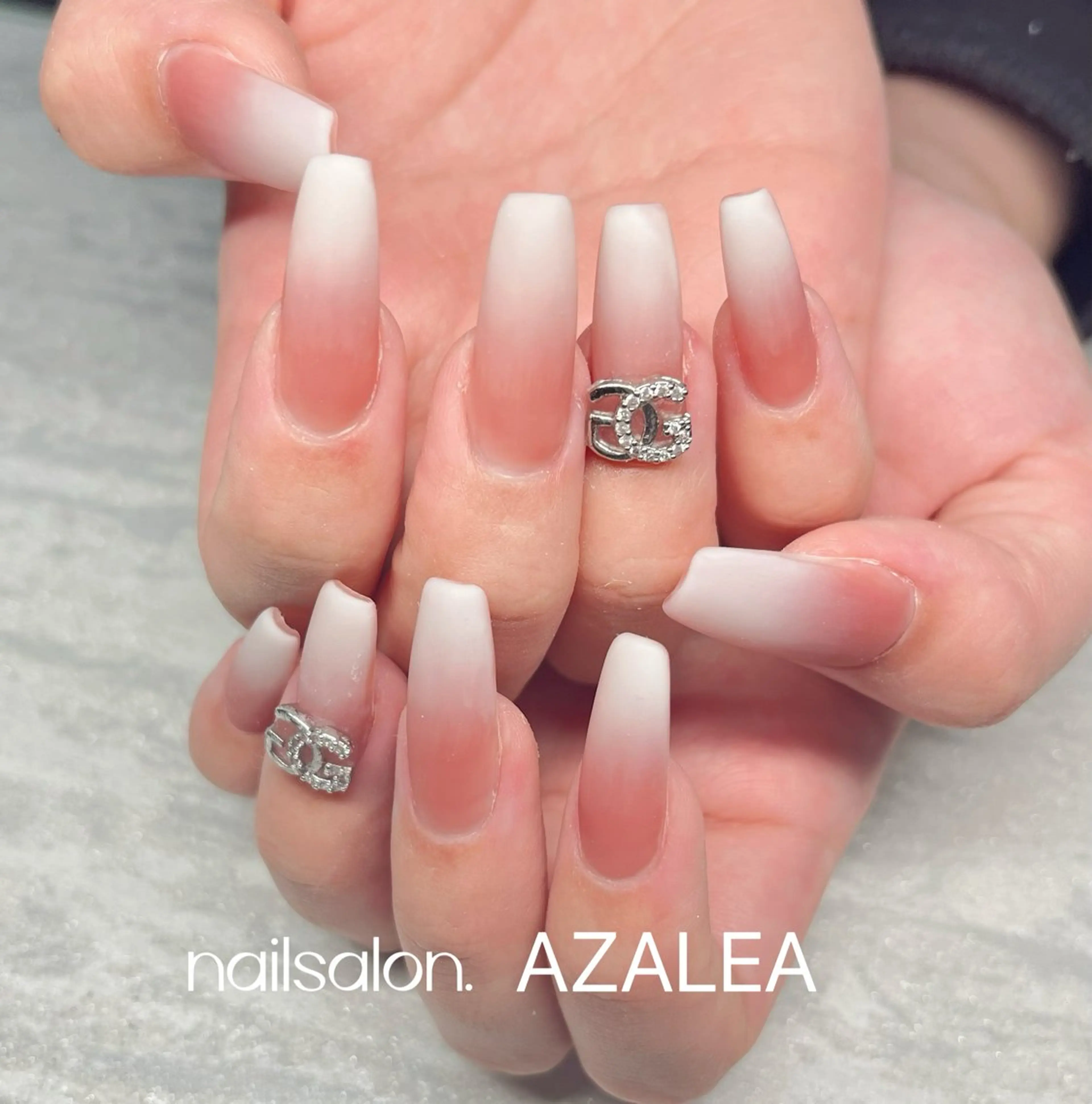 ネイル ハンドネイル R inのネイルデザイン