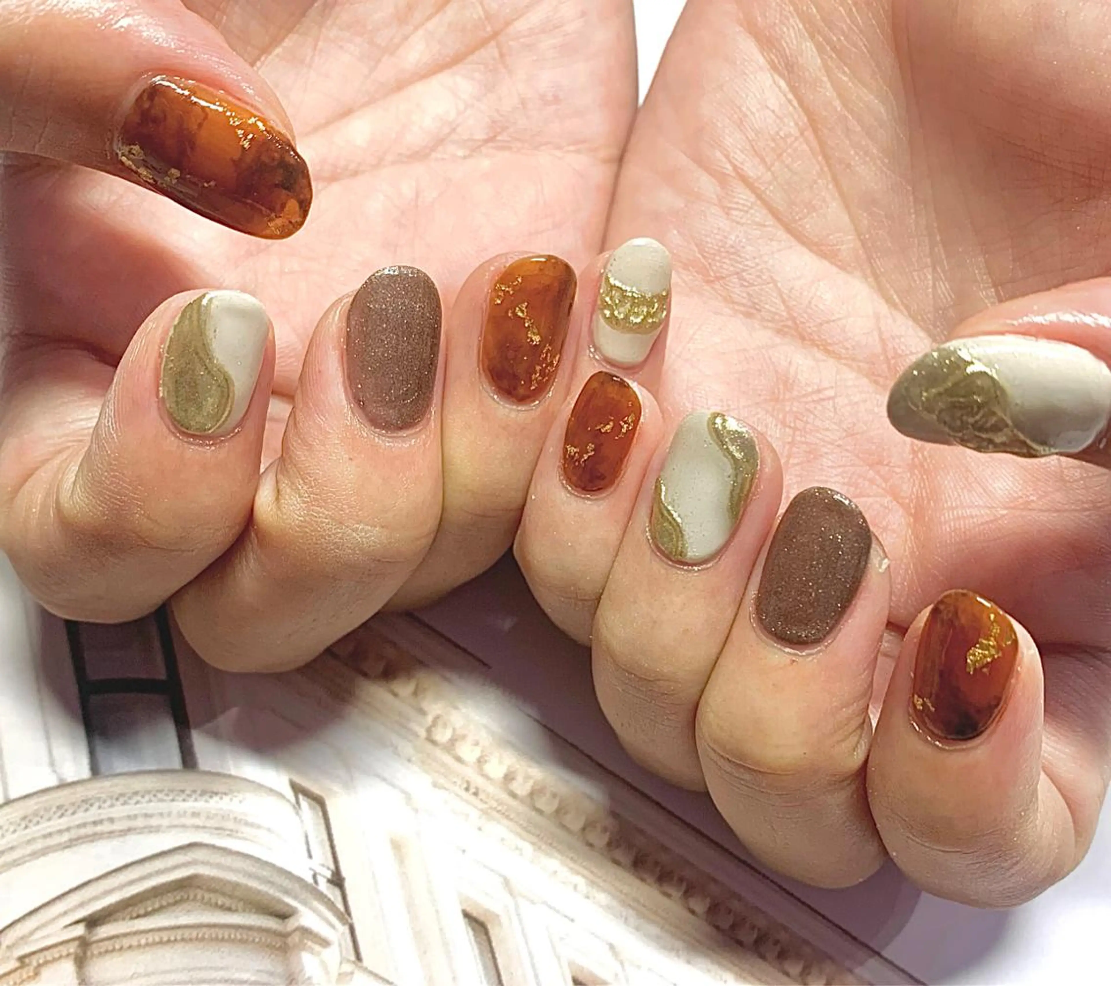 ネイル べっ甲ネイル ニュアンスネイル élu by Noriko 前原のネイルデザイン