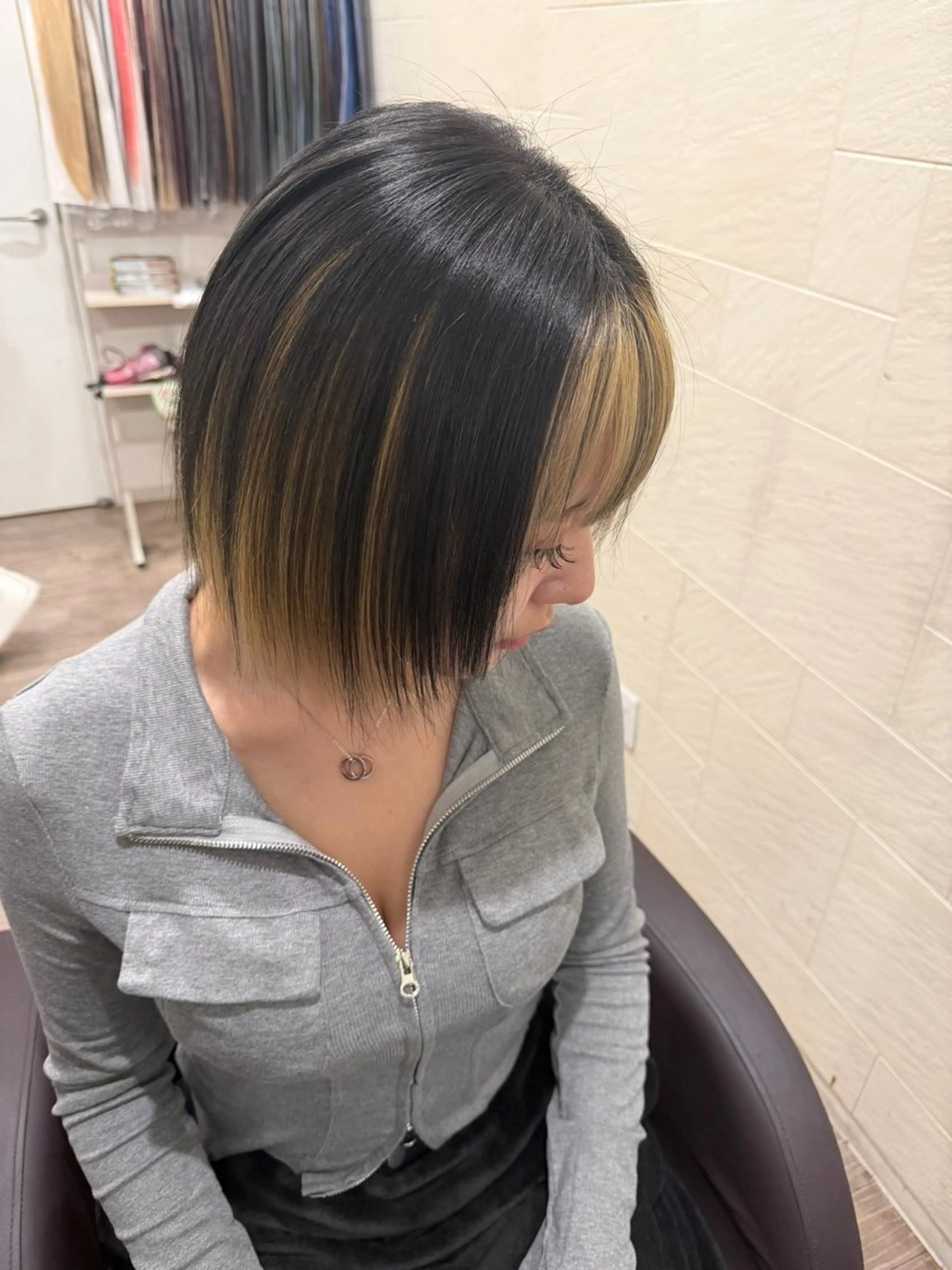 ショート ミストバング ボブ ヘアカラー 長田 麻友子のヘアスタイル