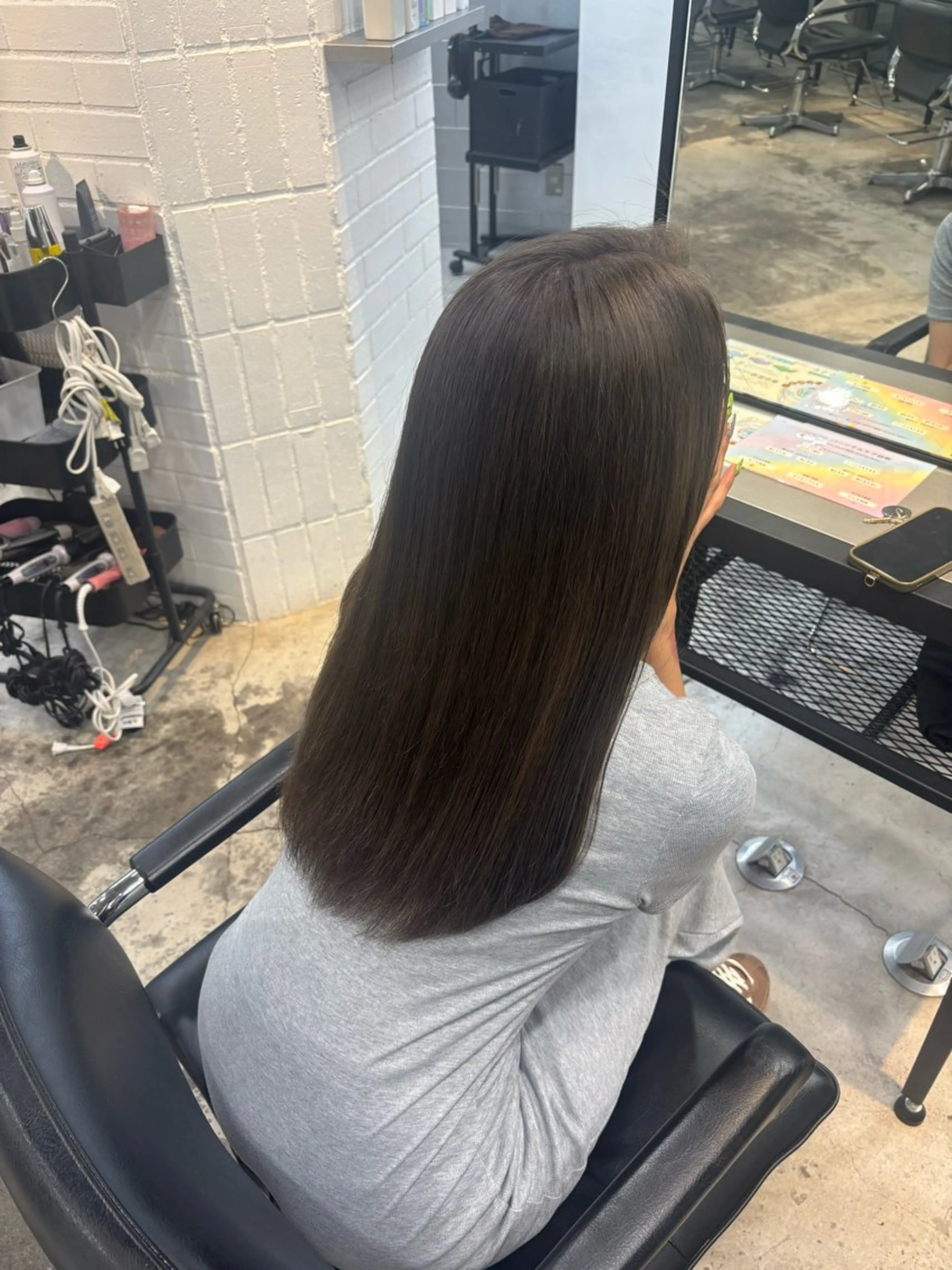 ロング カラー ブリーチ グレージュ オリーブグレージュ オリーブグレー レイヤー sala 推しカラー職人🎀のヘアスタイル