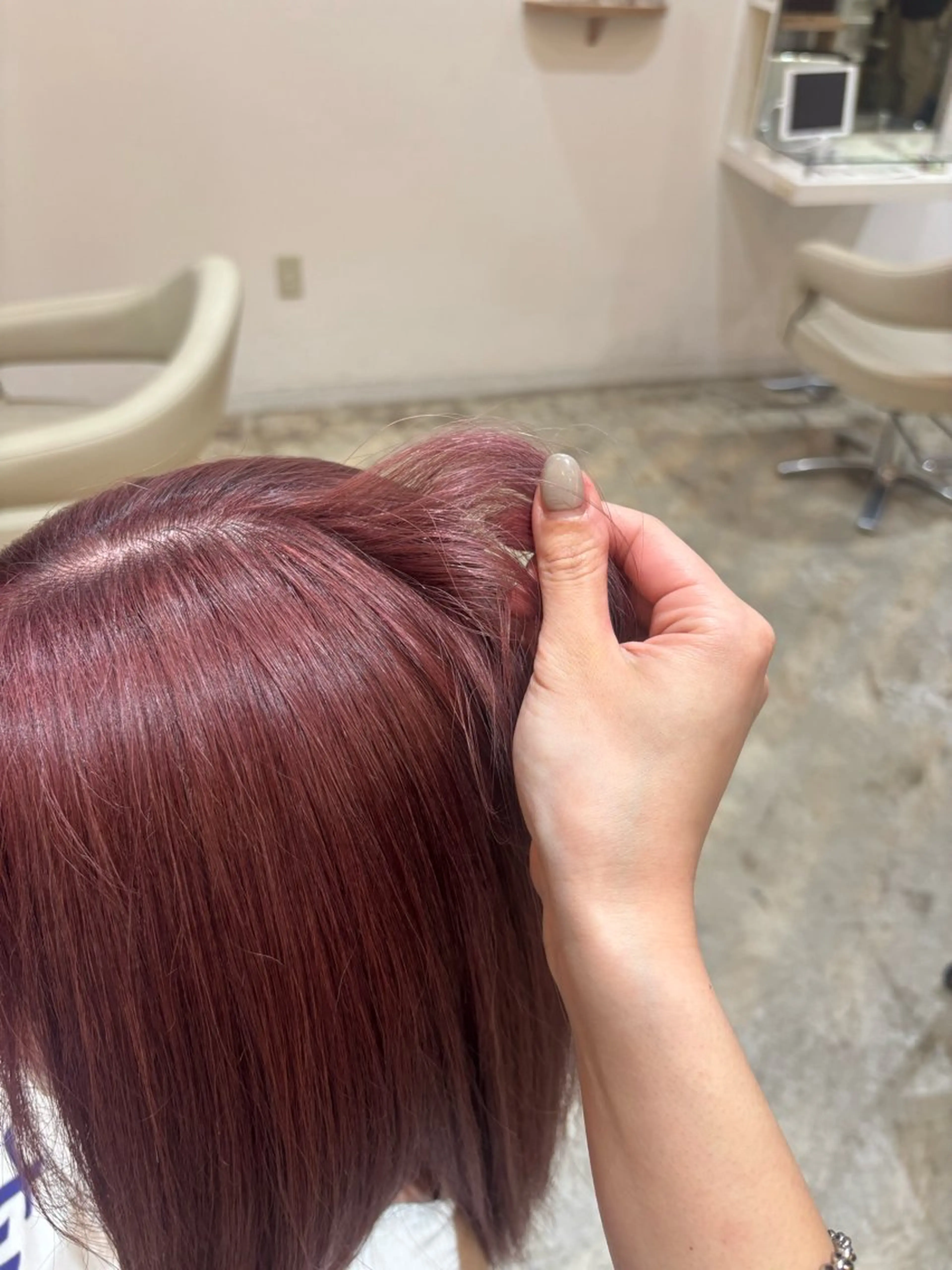 カラー 佐藤 優里のヘアスタイル