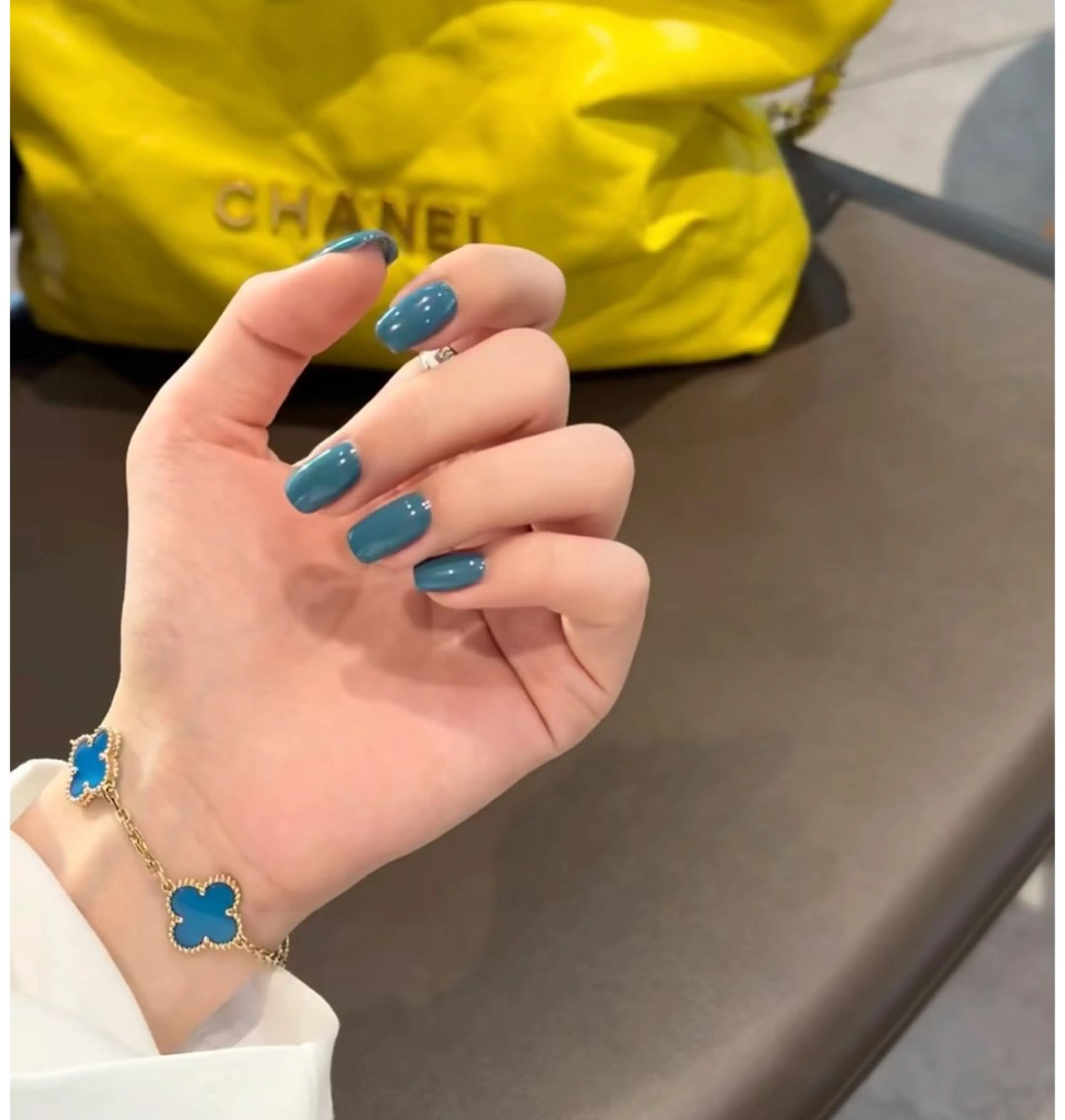 シン アモンのネイルデザイン