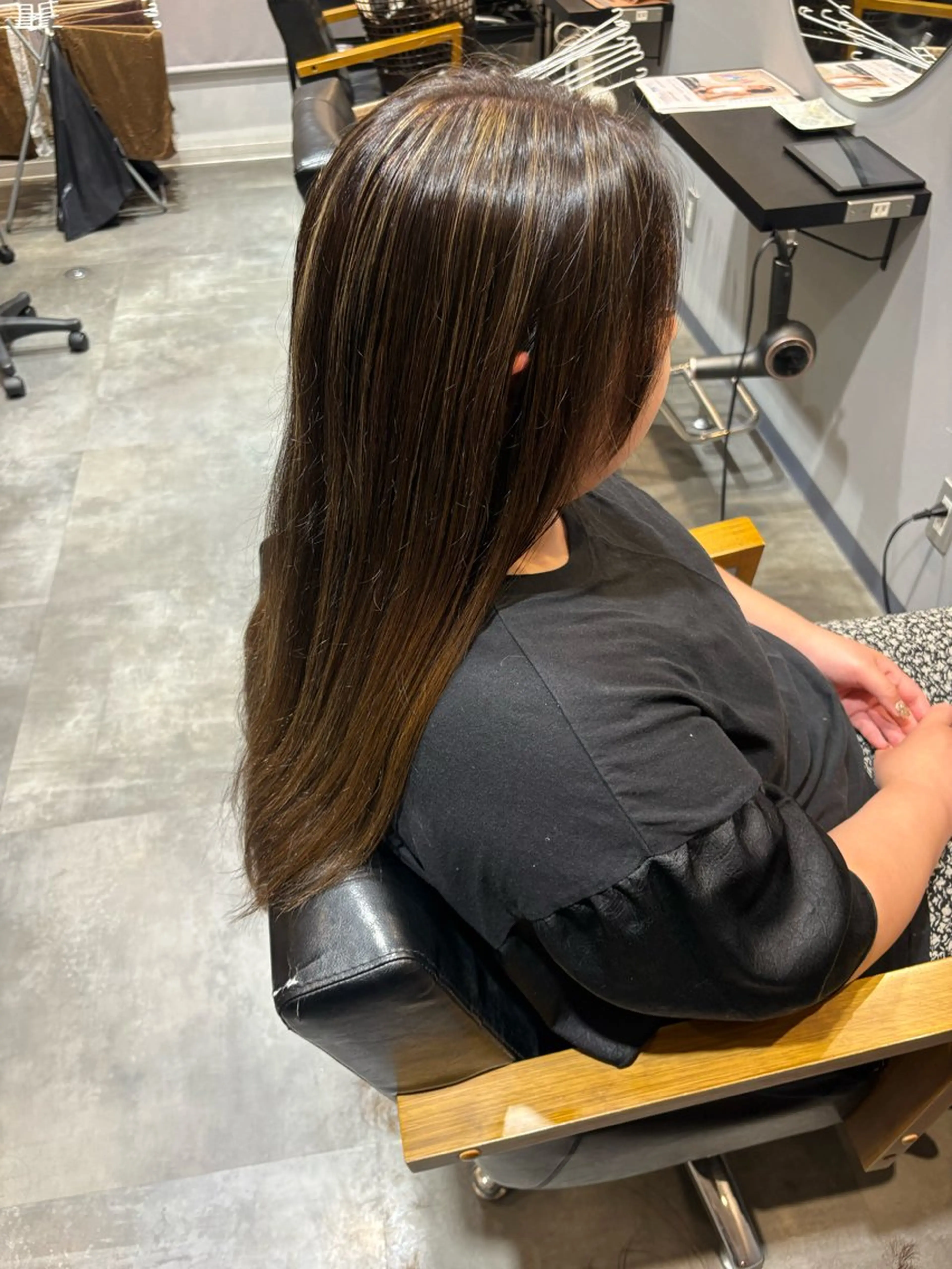ロング カット ヘアカラー 小堀 いぶきのヘアスタイル