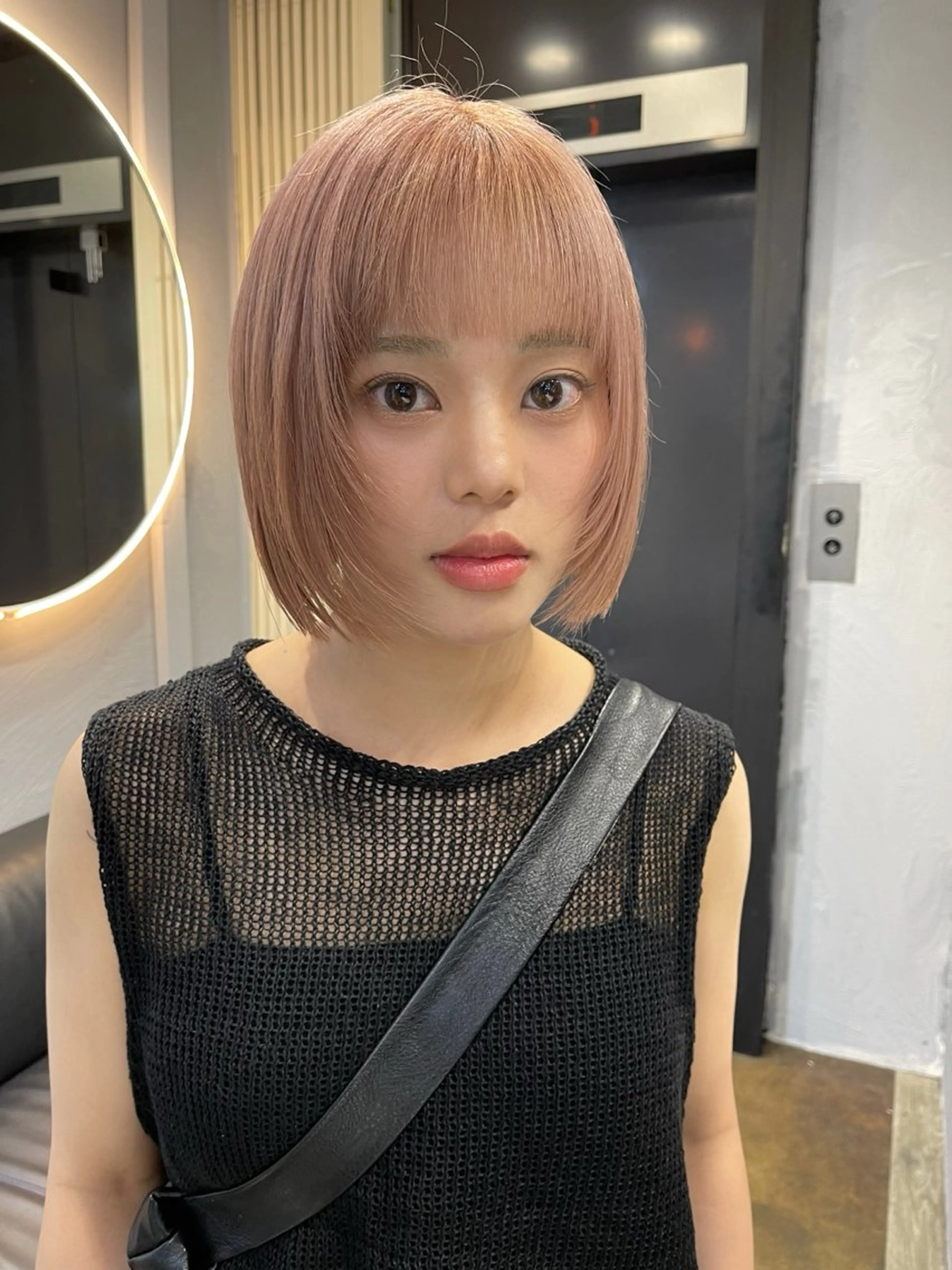 ショート カラー ベージュカラー ブリーチ ケアブリーチ デザインカラー ダブルカラー TATSUブリーチ/ ミルクティーベージュのヘアスタイル