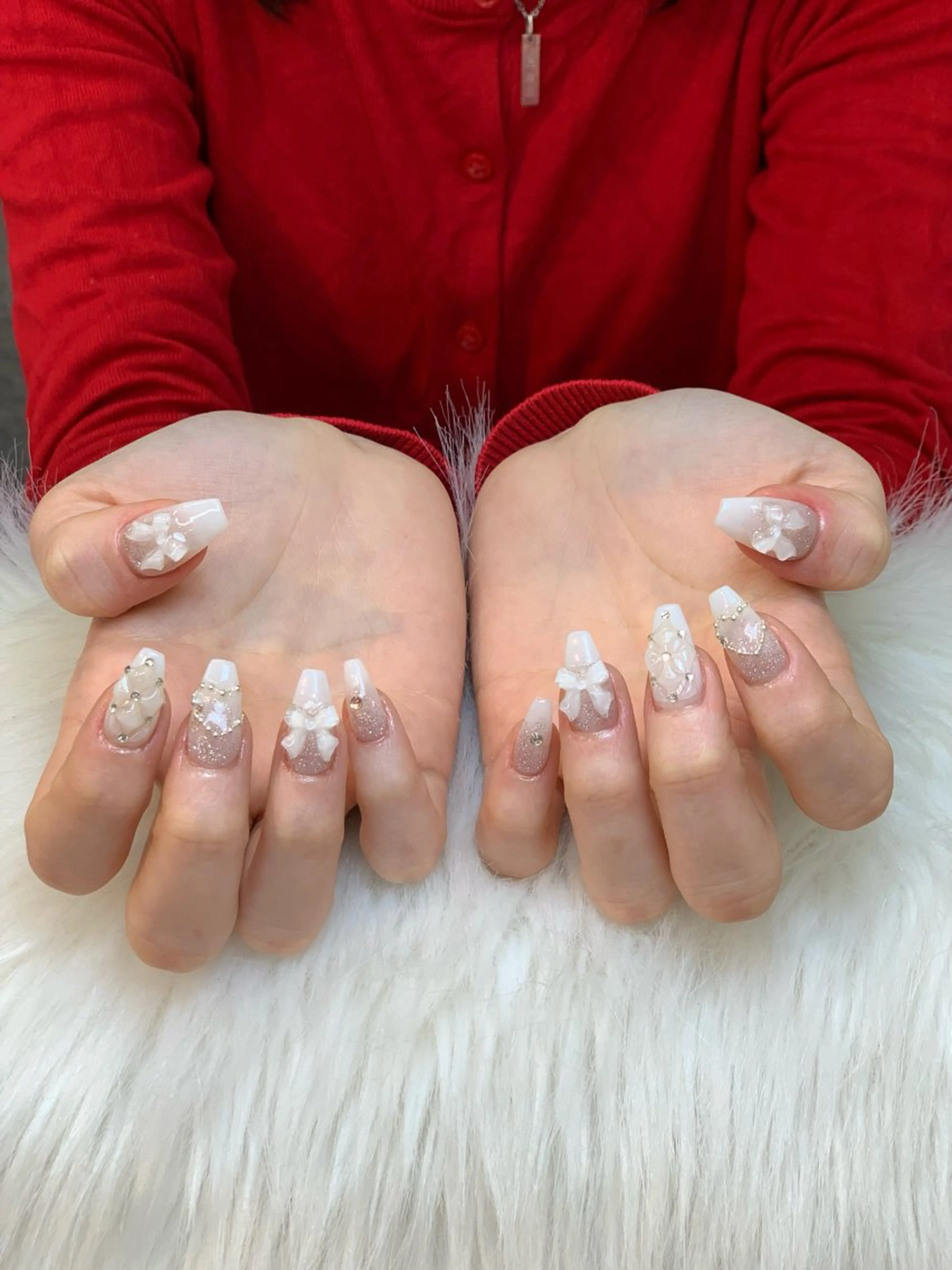 ネイル アートネイル オーロラネイル チークネイル 長さ出し フットネイル ハンドネイル Cloudy Chan 歌舞伎町のネイルデザイン