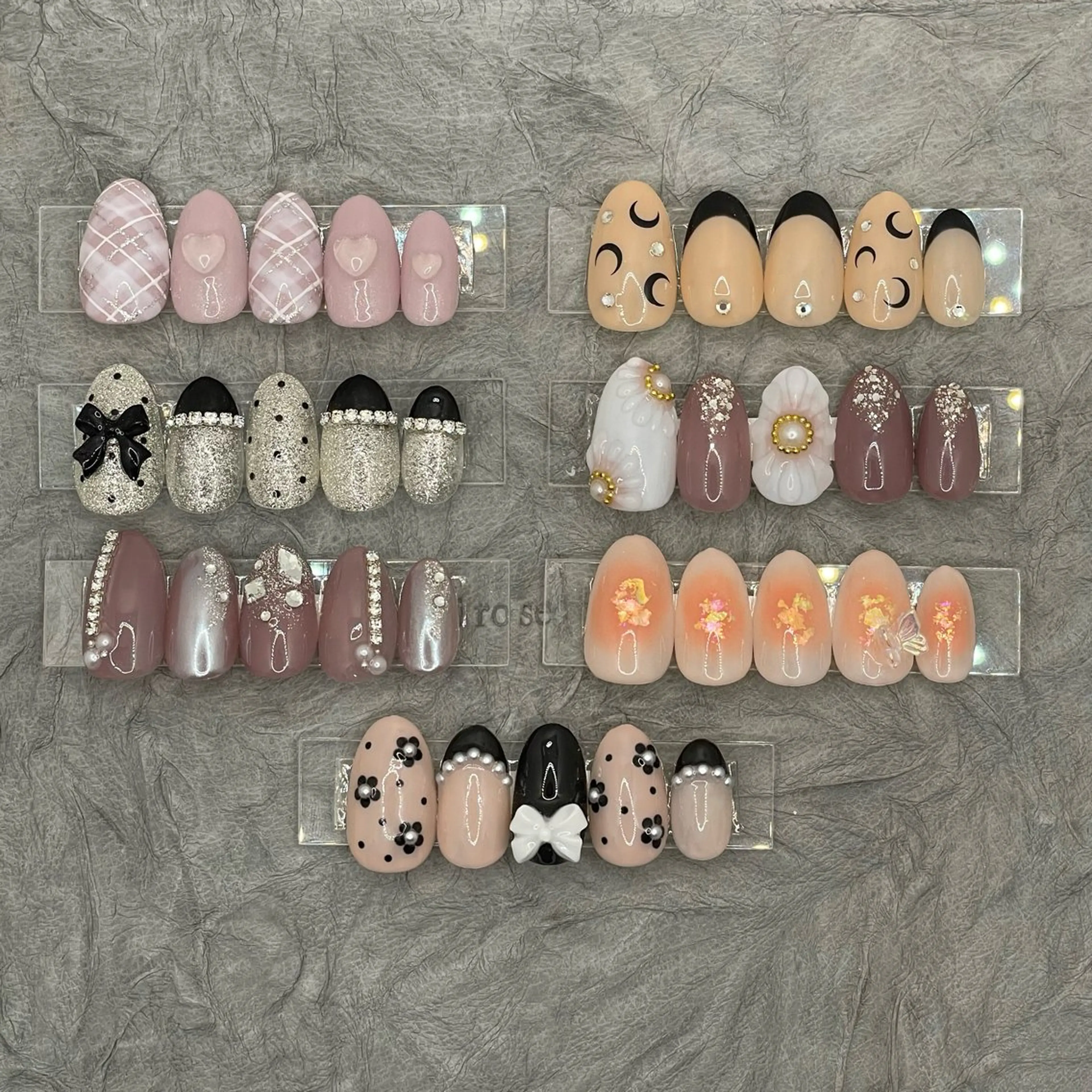 ネイル ハンドネイル nailroom DIASOMNIAのネイルデザイン