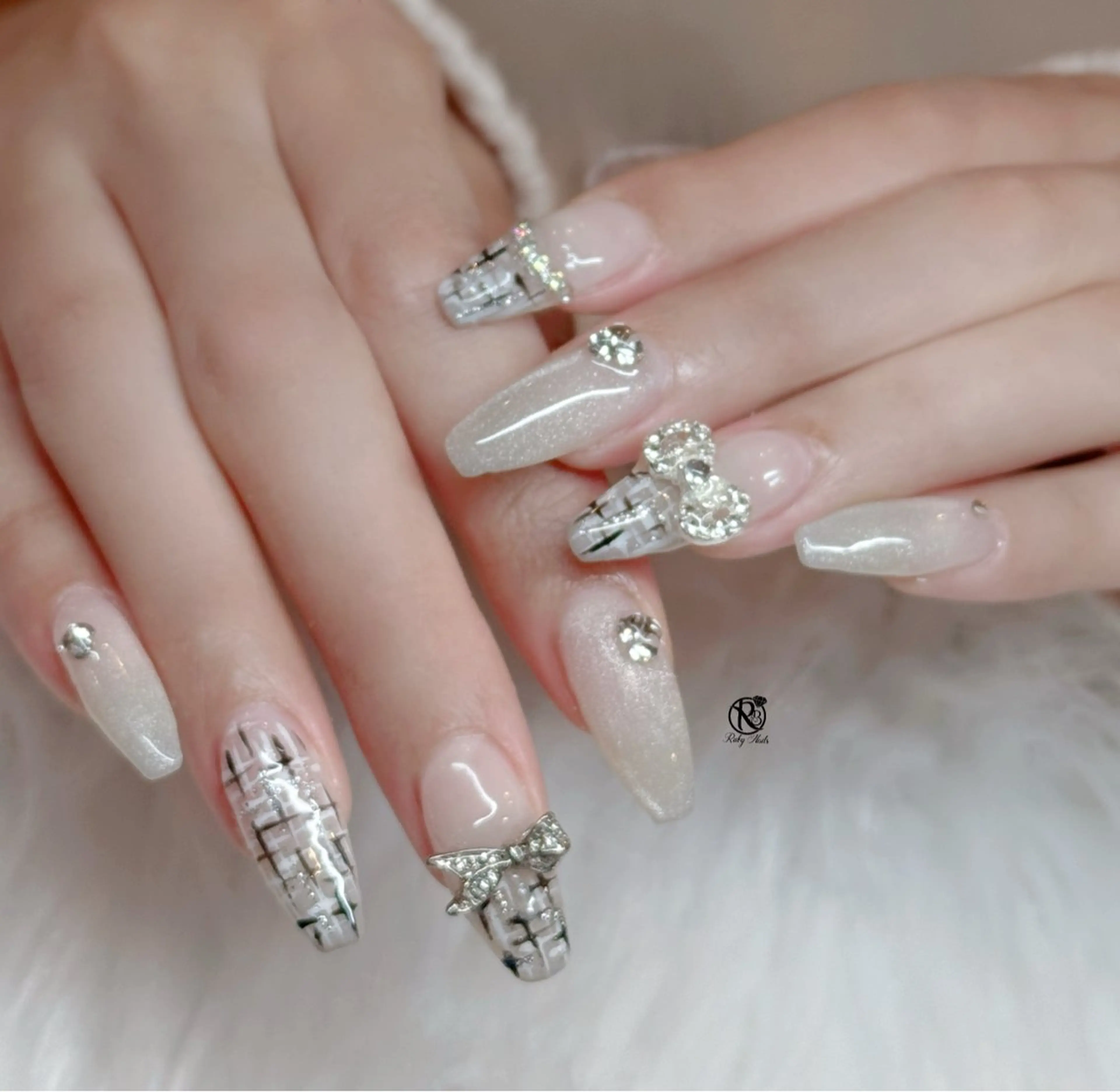 ネイル ボルドー ブラウン チークネイル ドット フットネイル ハンドネイル チェリネイルサロン 霞ヶ関のネイルデザイン