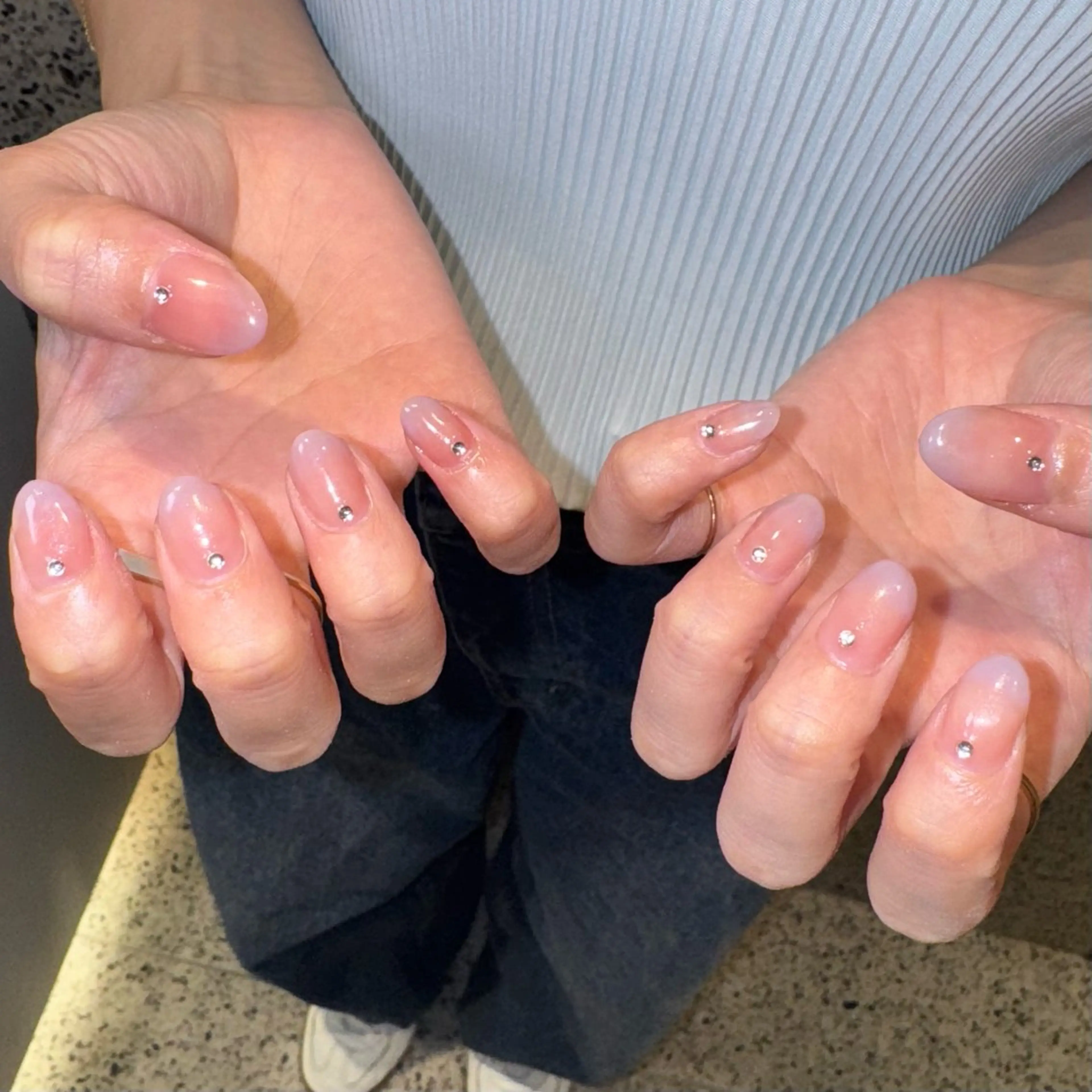 ネイル グラデーション ハンドネイル RIEKO🍒 ワンホン♡推しネイルのネイルデザイン