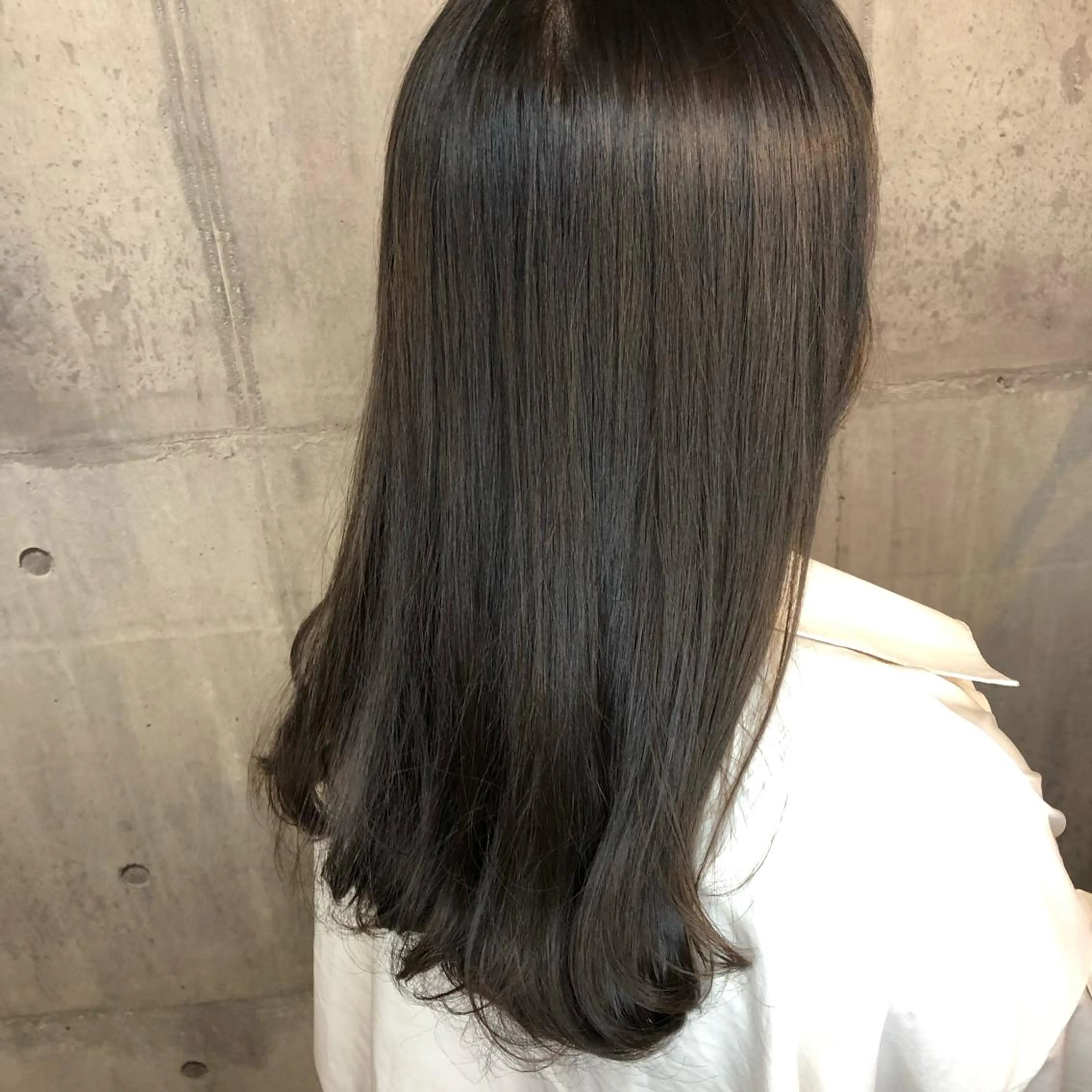 セミロング カラー 過去一の柔髪ヘア 🌿einshairのヘアスタイル