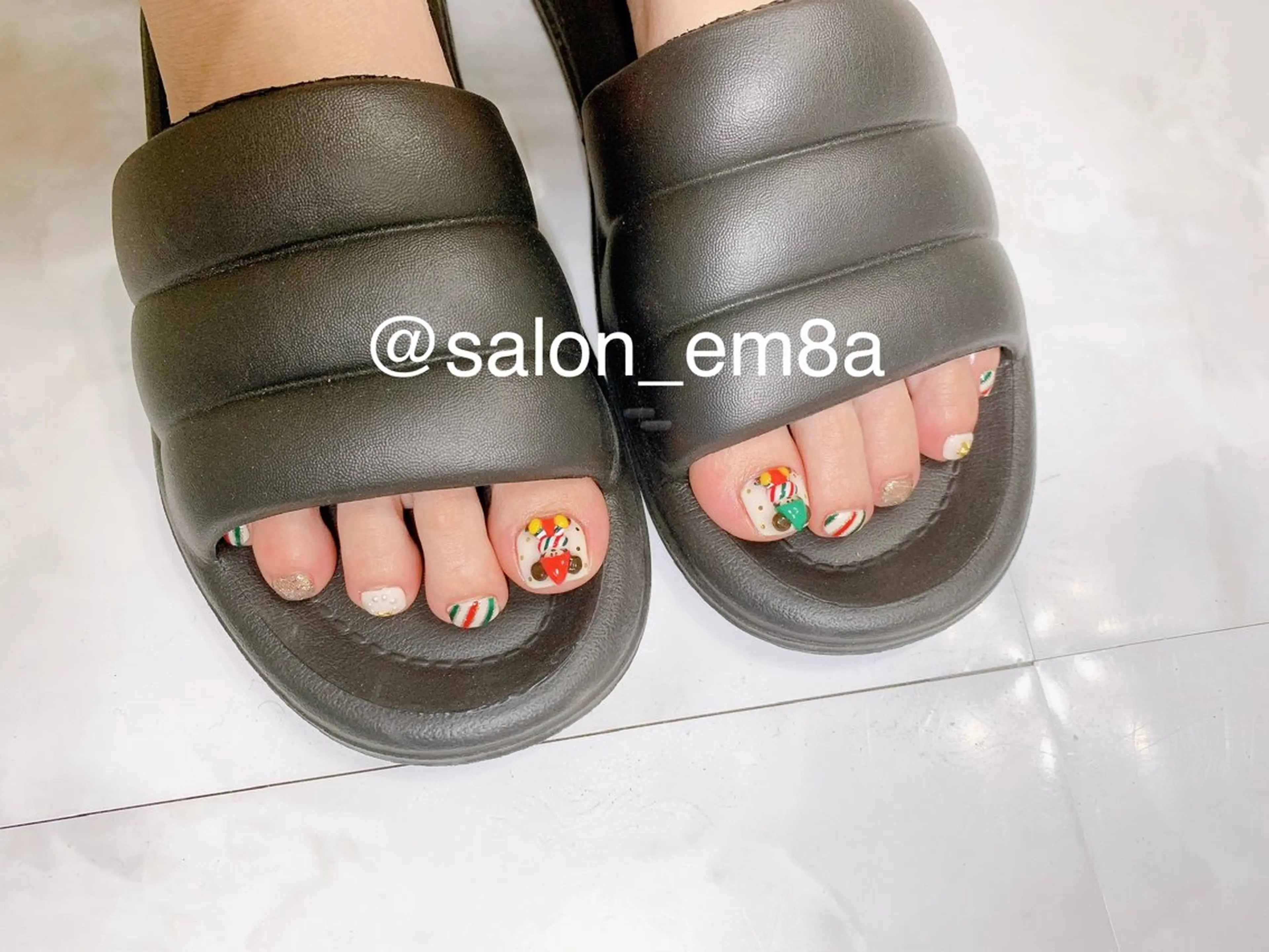 ネイル フットネイル 冬ネイル クリスマス salon EM&A emiのネイルデザイン