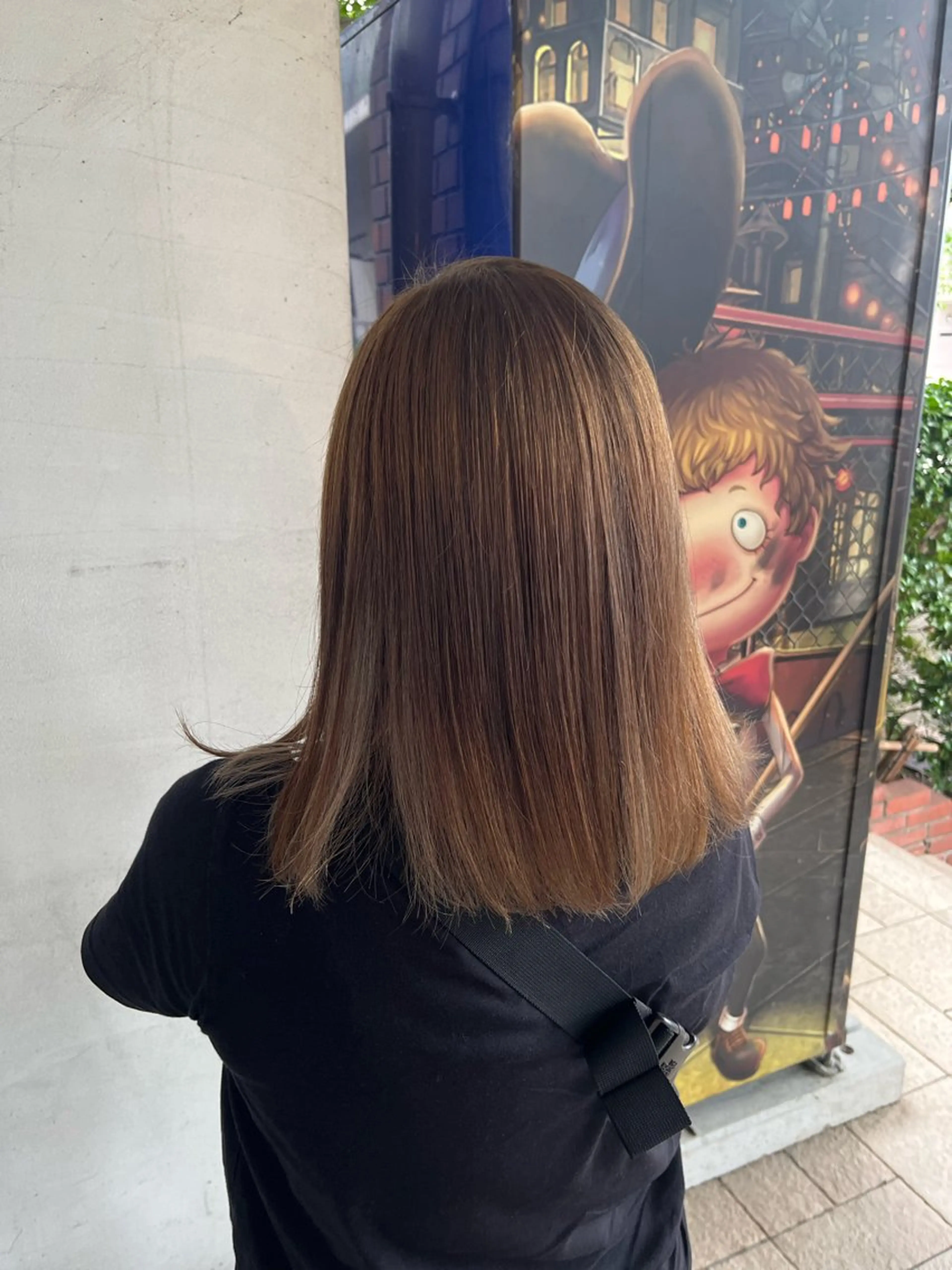 セミロング カラー アッシュ ベージュカラー ブリーチ 透明感カラー ブリーチなしカラー 臼井 いづみのヘアスタイル