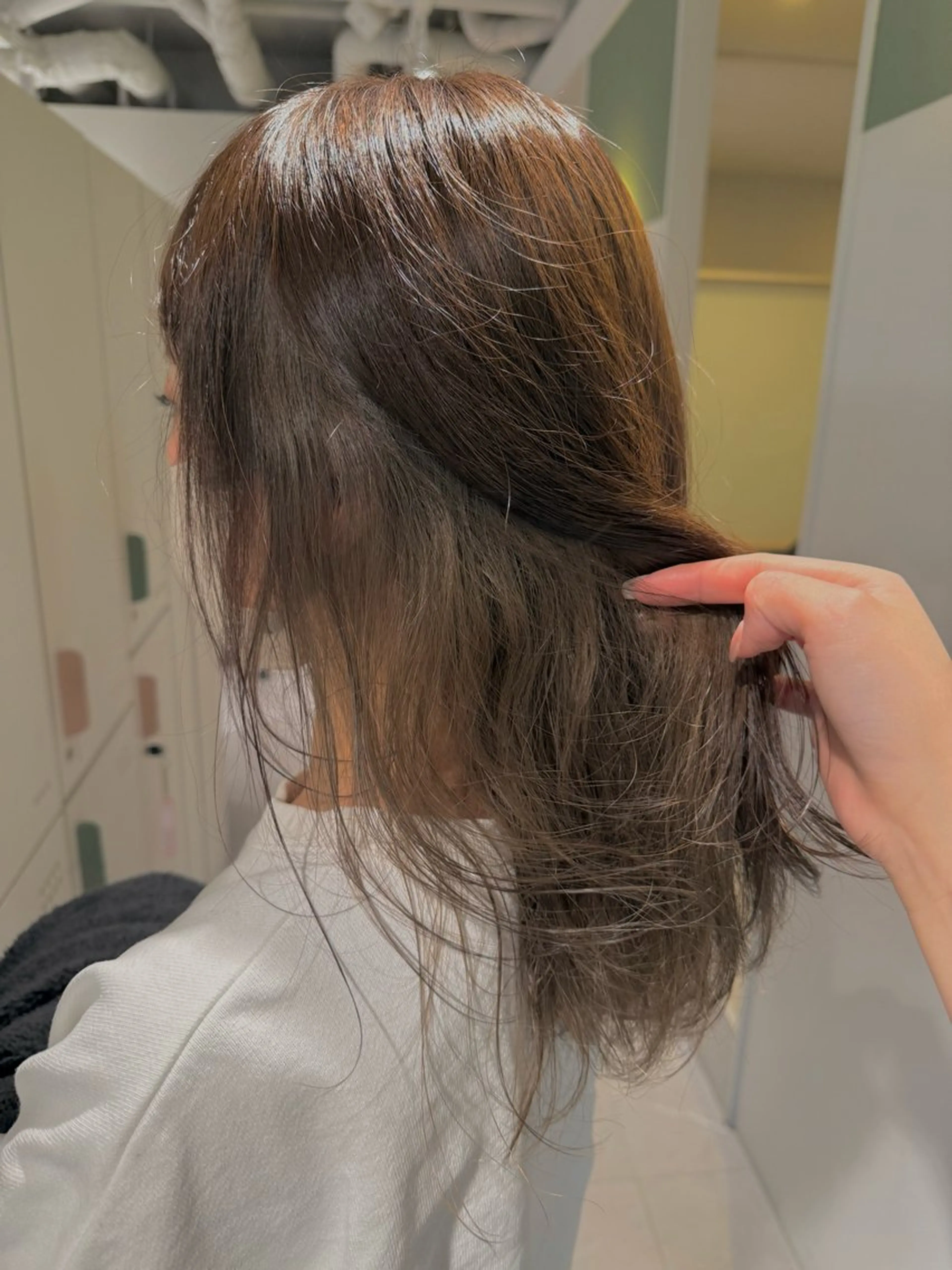 セミロング カラー ブリーチ インナーカラー ヘアカラー トリートメント 髪質改善/暖色カラー /レイヤーカット/翠のヘアスタイル