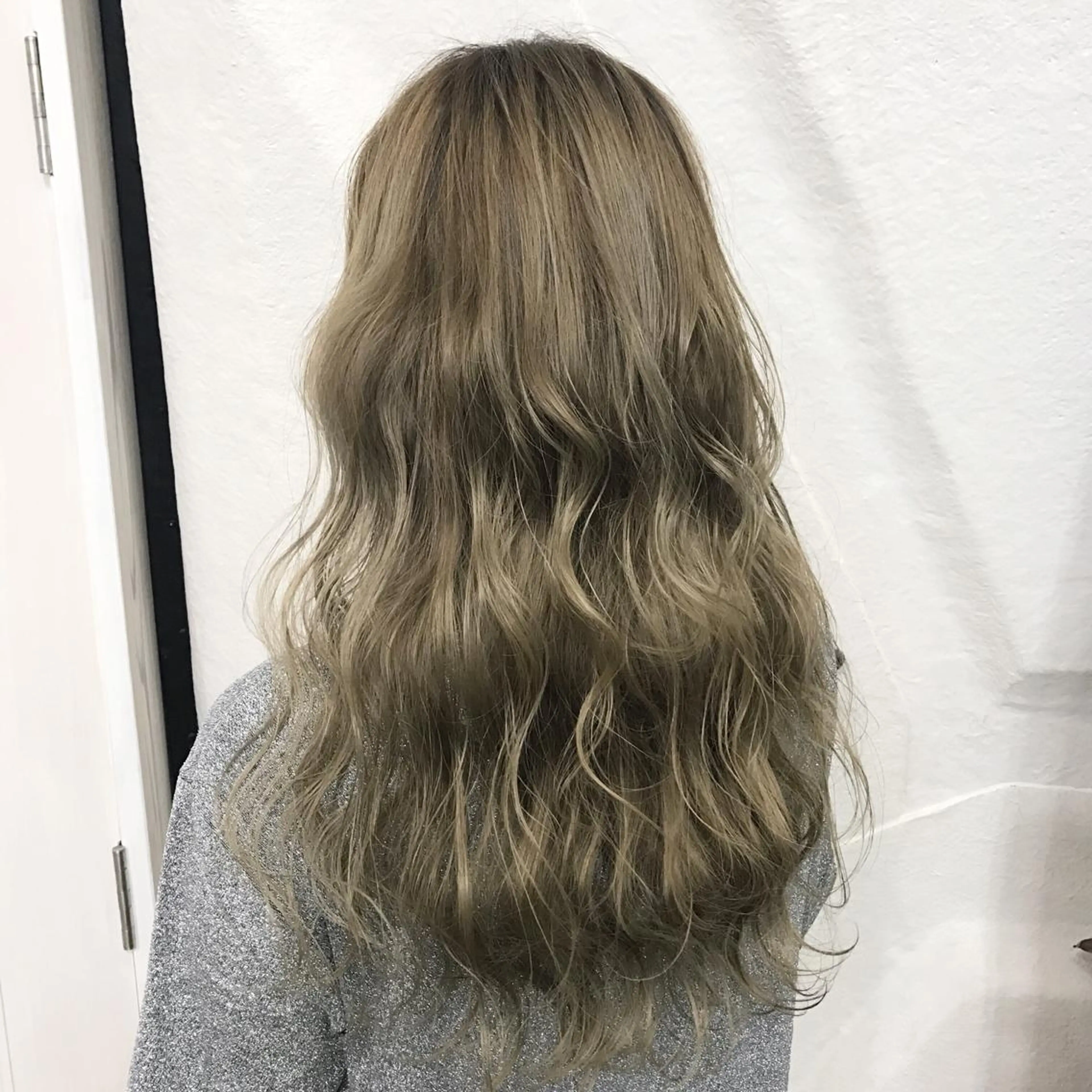 カラー アッシュ ベージュカラー ブリーチ ホワイトアッシュ サロウィン所属・K-POP好き美容師 🇰🇷Kai.Yのヘアスタイル