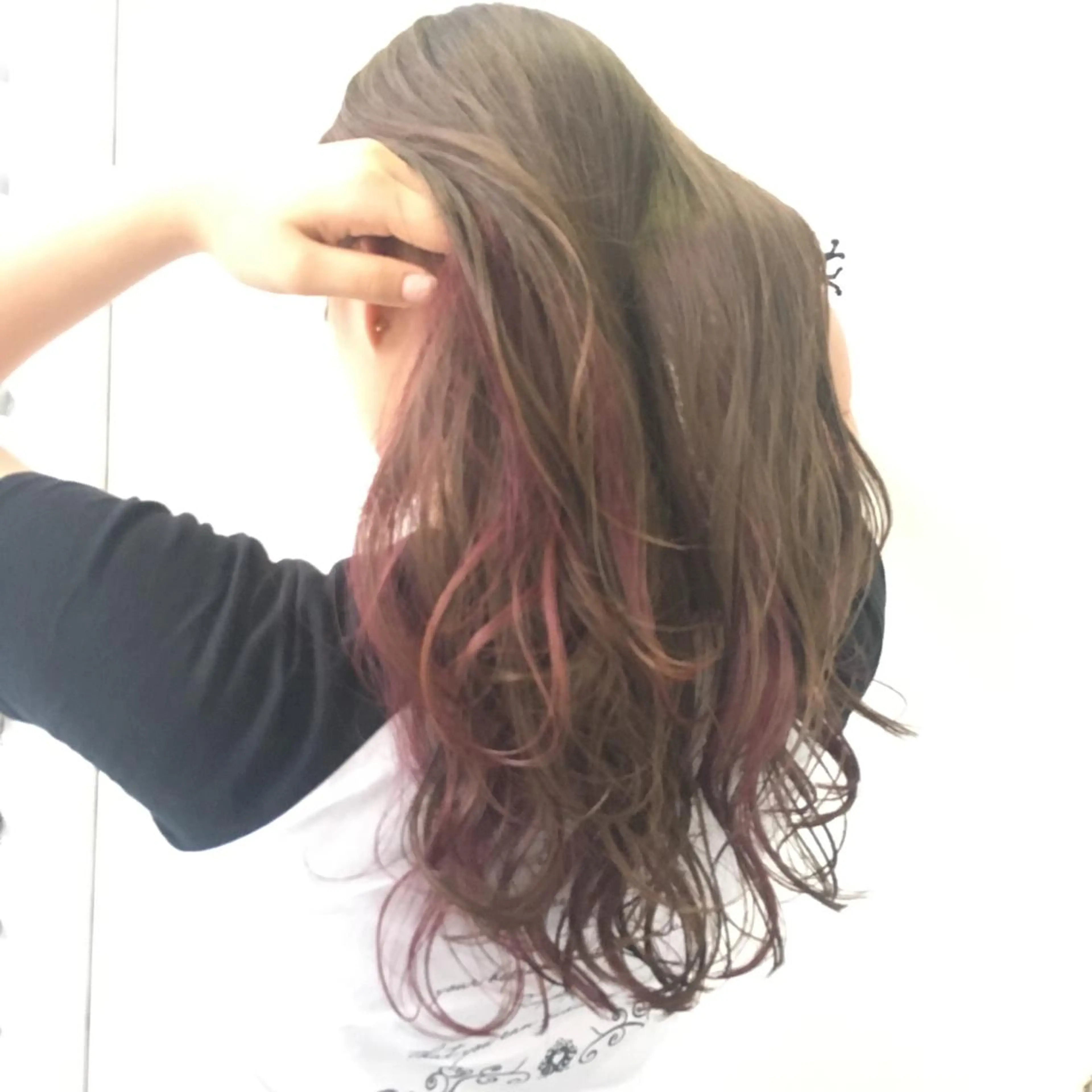 ロング カラー ブリーチ デザインカラー グレージュ インナーカラー Zina SAKIのヘアスタイル