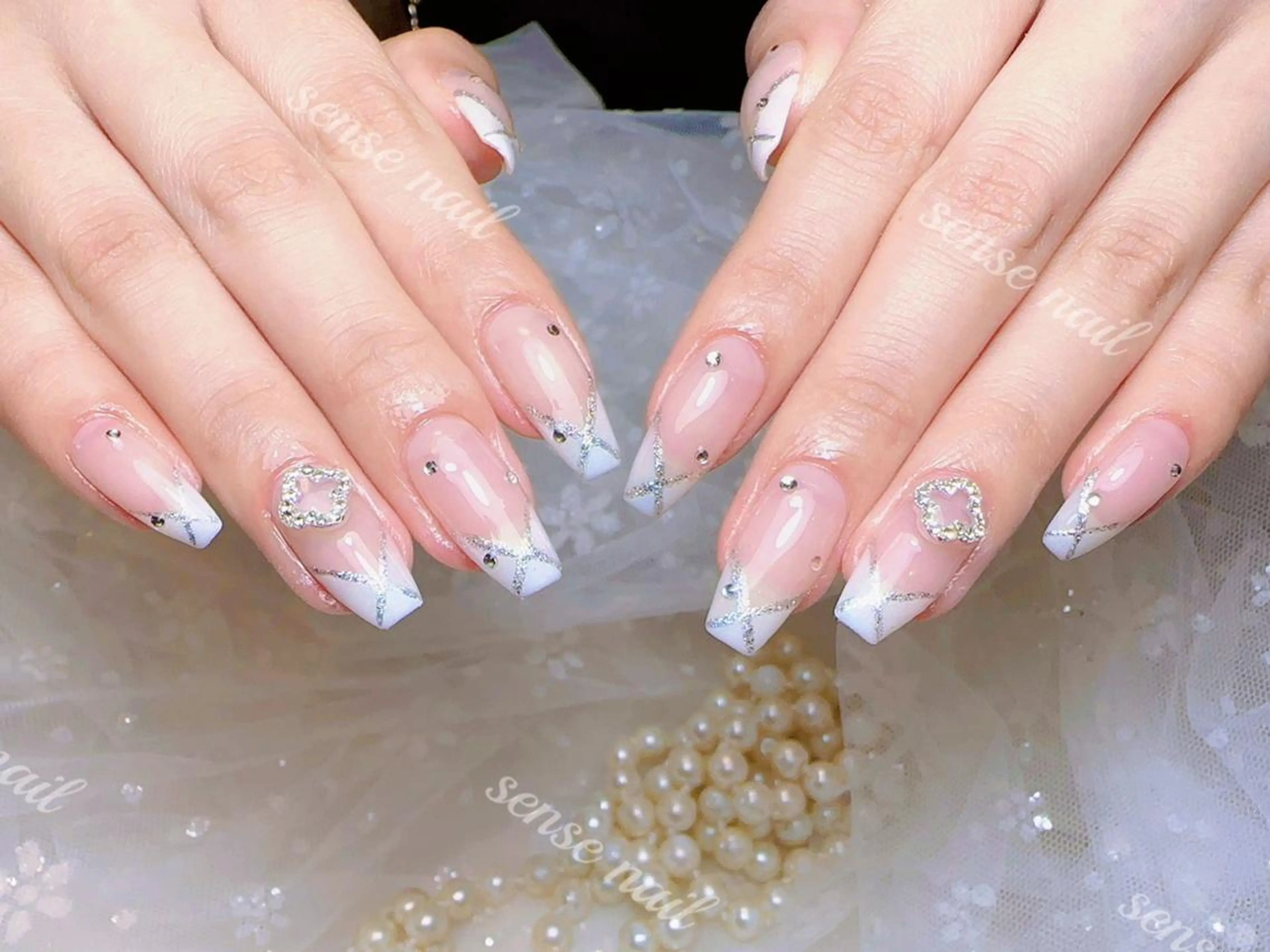 ネイル Queening 🦋のネイルデザイン