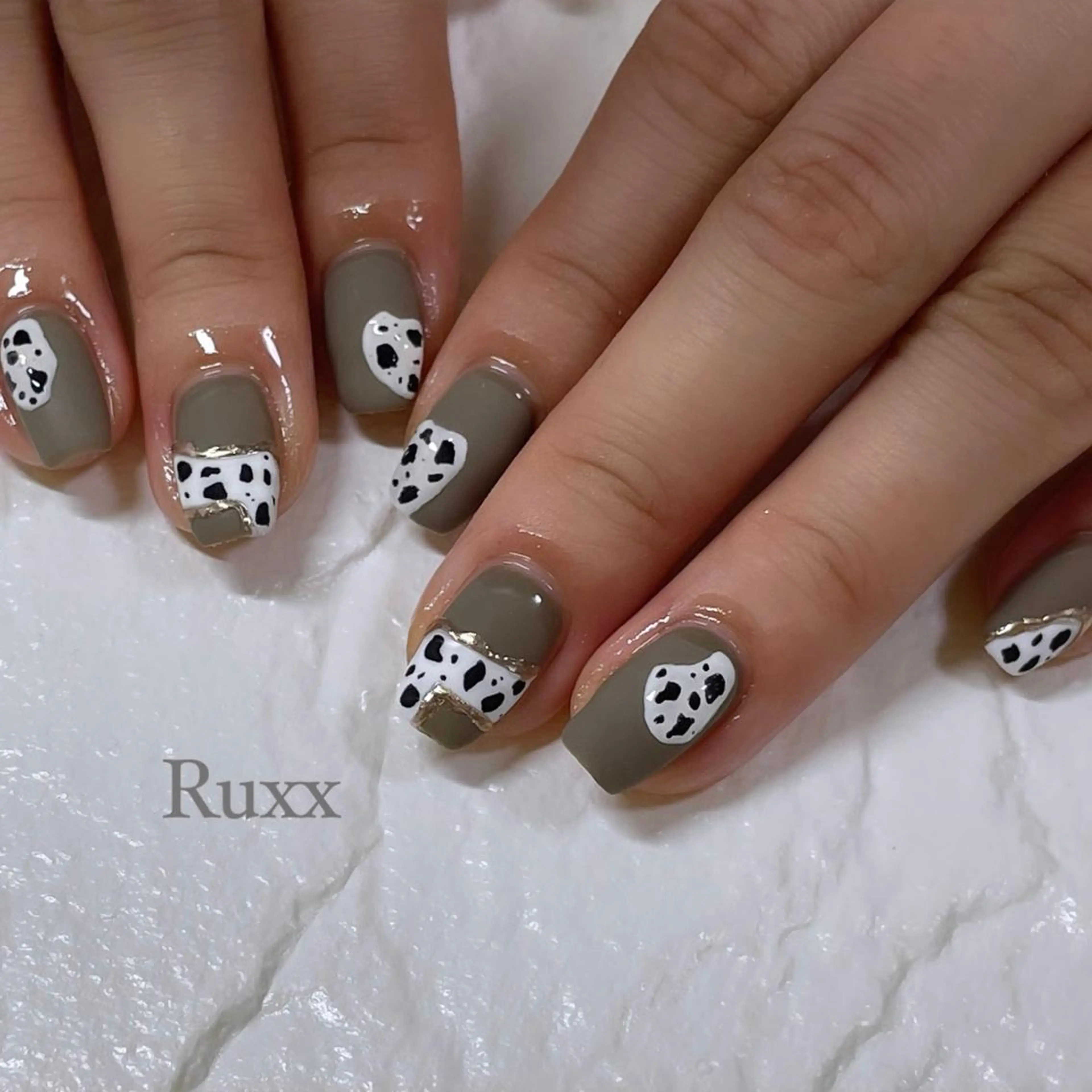 ネイル アニマル柄 マットネイル 持ち込み Ruxx nailのネイルデザイン