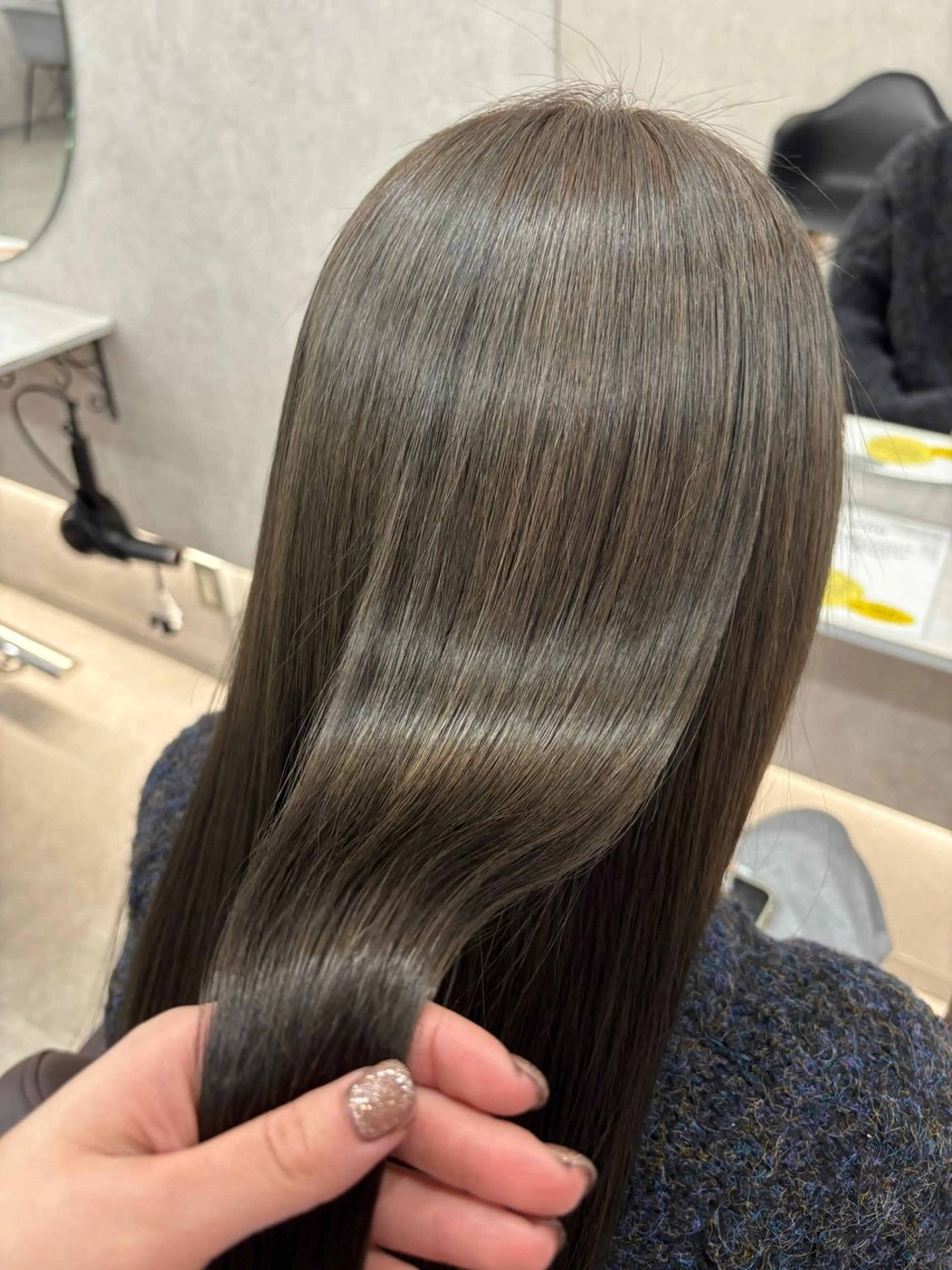 ロング 若月 七海のヘアスタイル