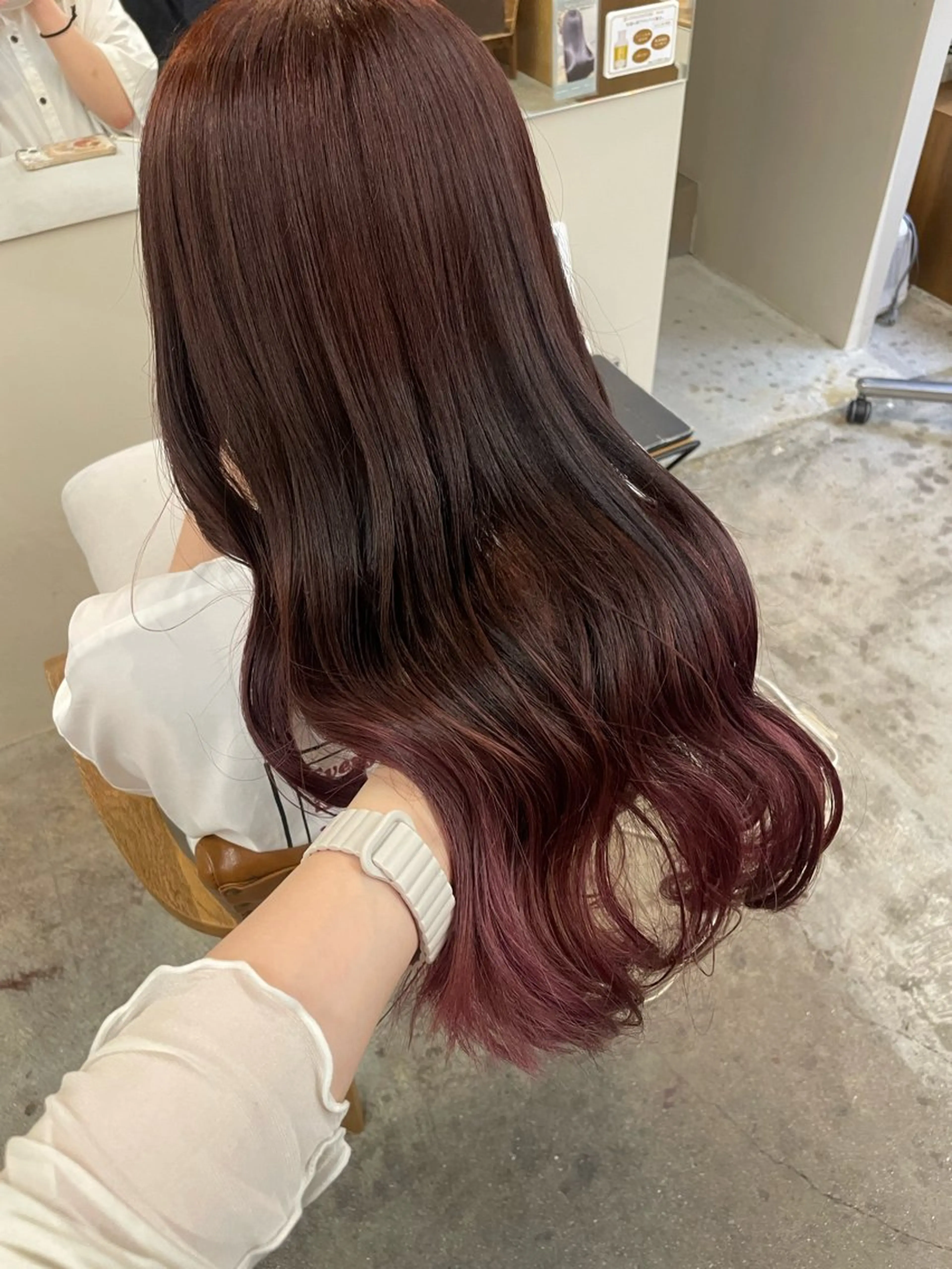 ロング カラー 山下 悠月のヘアスタイル