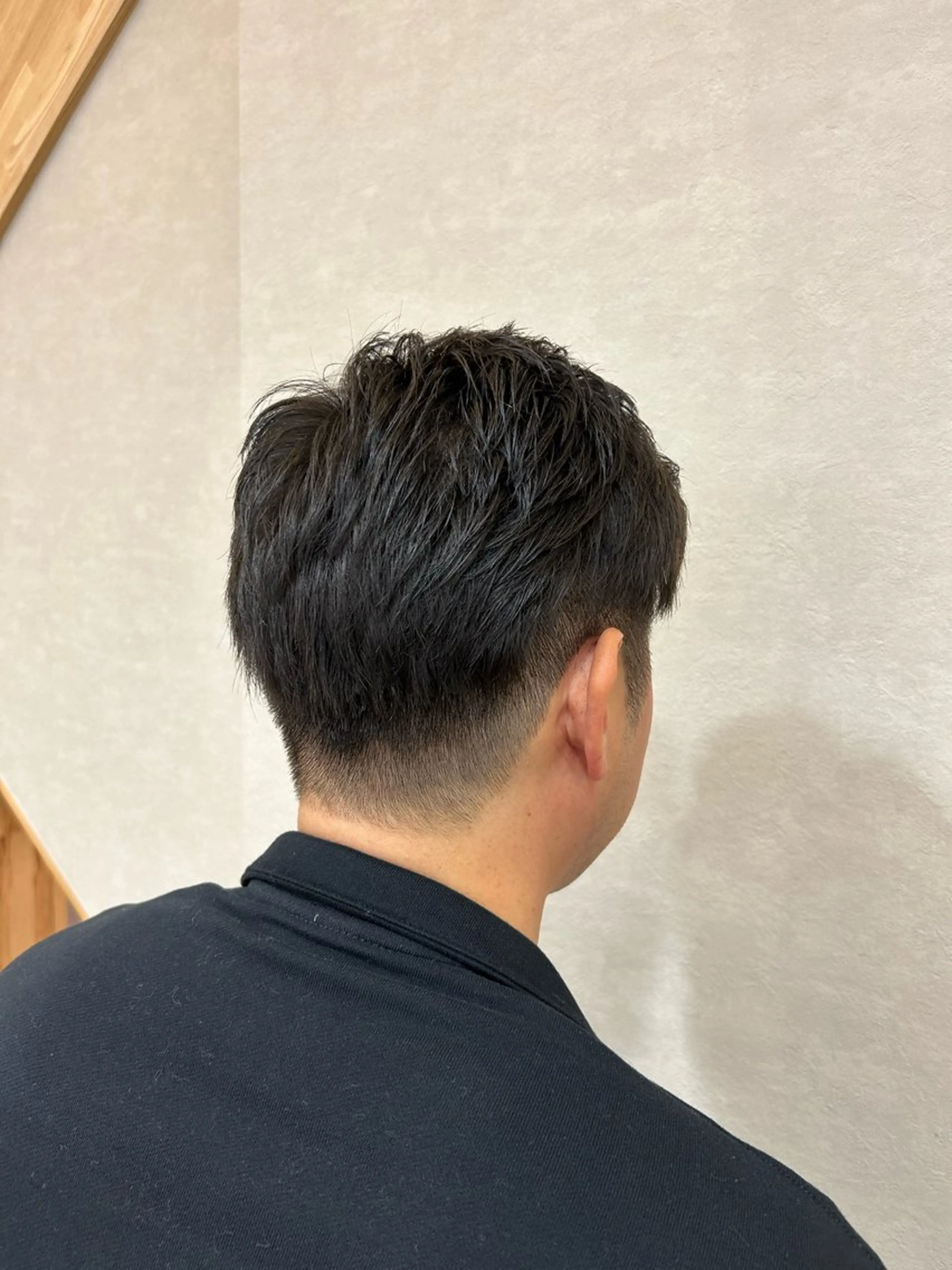ショート メンズ 刈り上げ カット 根石 結菜のヘアスタイル