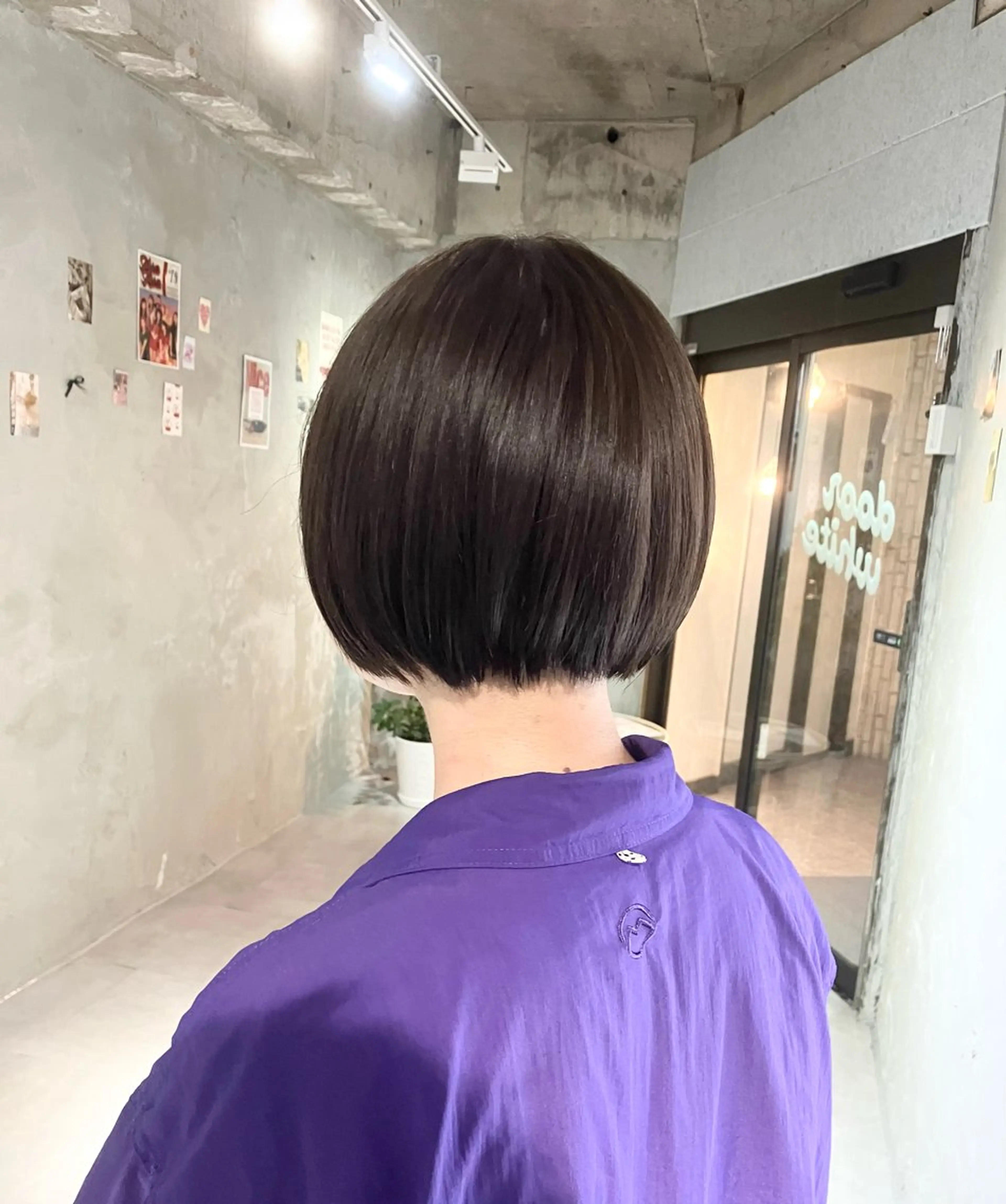 ショート カラー アッシュ ベージュカラー ボブ door white hideのヘアスタイル